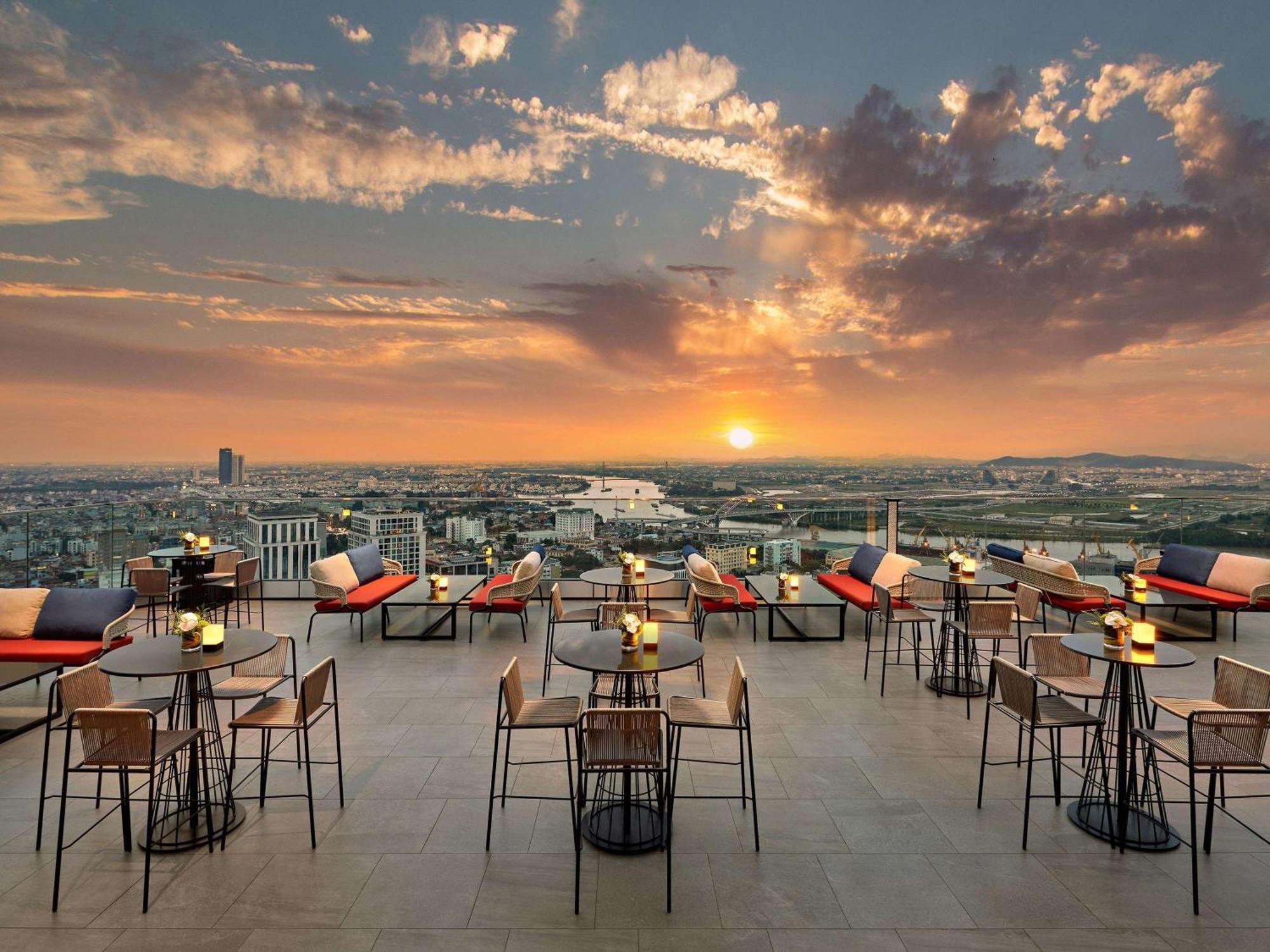 Pullman Phong Grand Hotel 5*