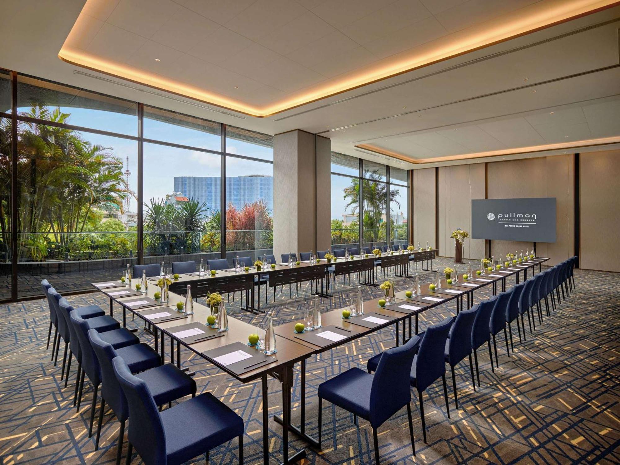Pullman Phong Grand Hotel