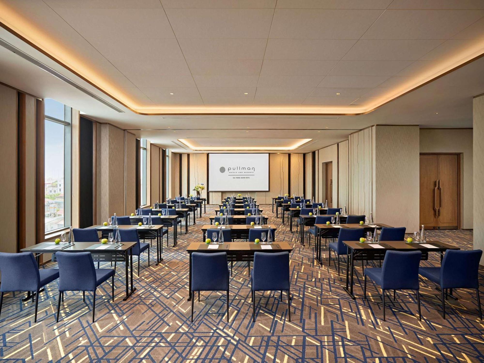 Pullman Phong Grand