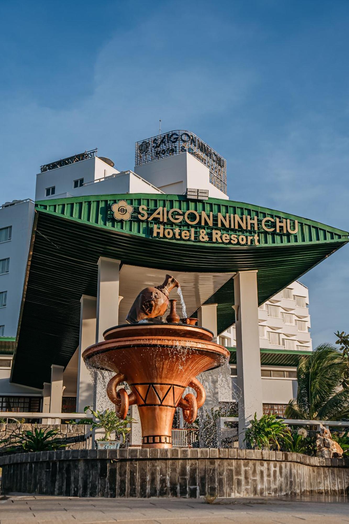 Resort Saigon - Ninh Chu & 4*