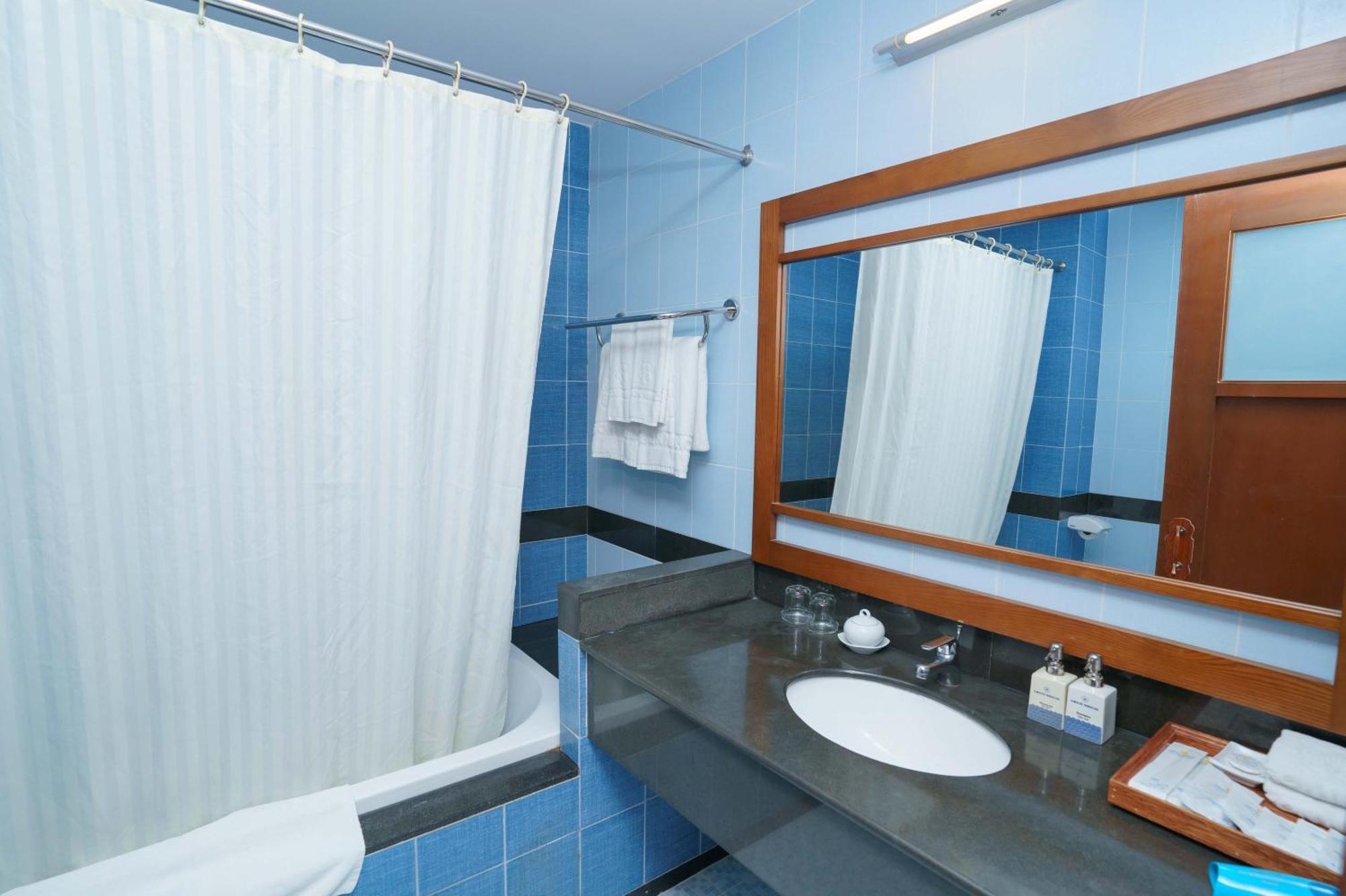 Resort Saigon - Ninh Chu & 4*