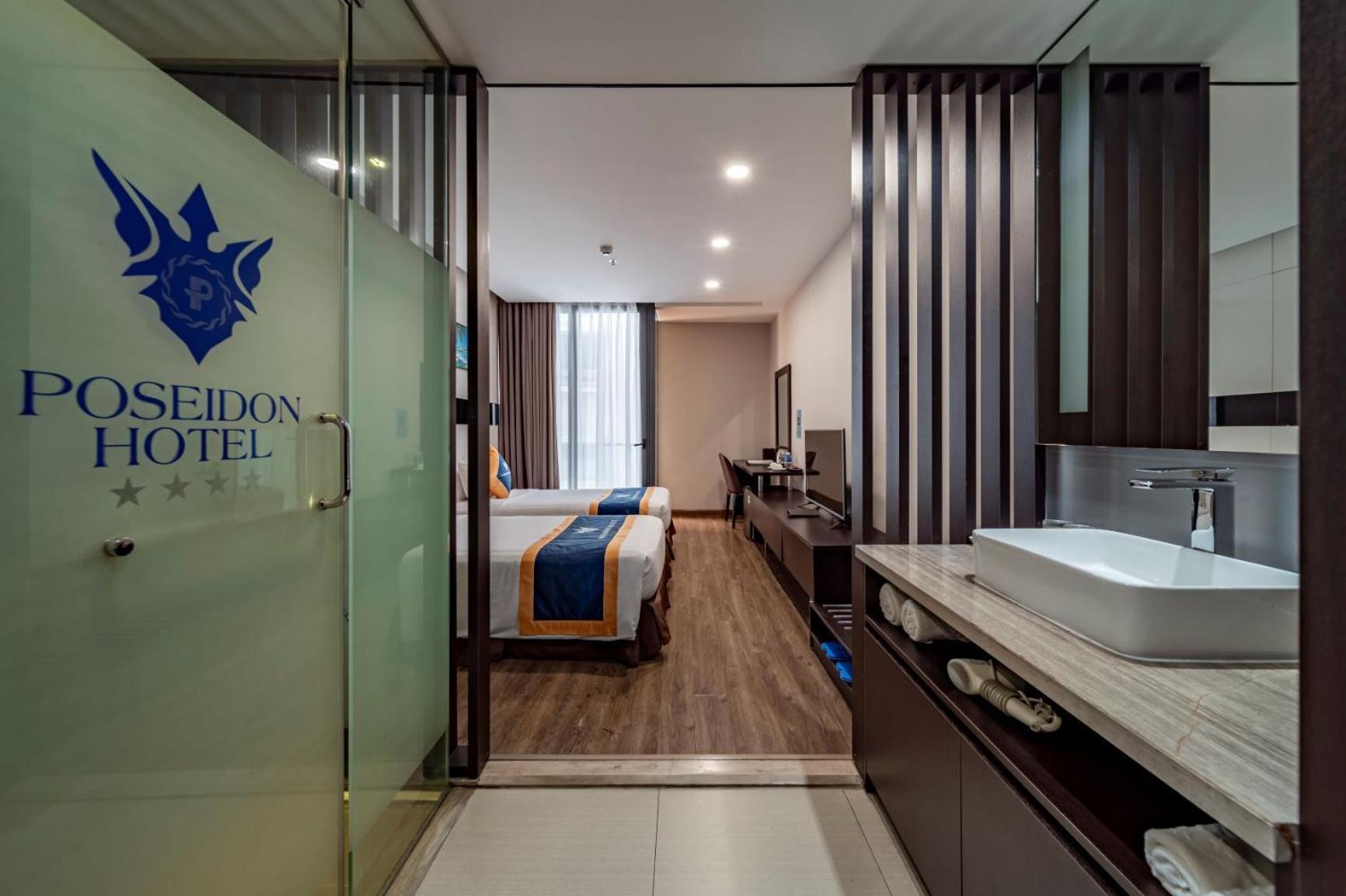 Poseidon Hotel 4*