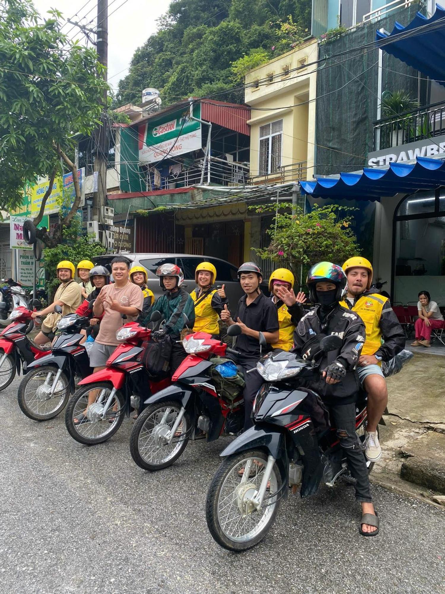 Bed & Breakfast Strawberry House , Tour & Motorbikes Rentel