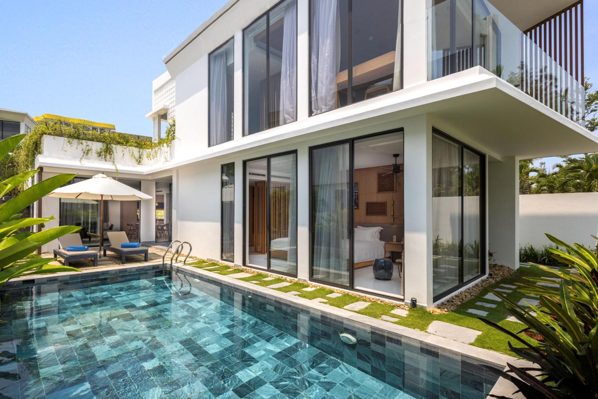 Hoi An Royal Beachfront Villa *