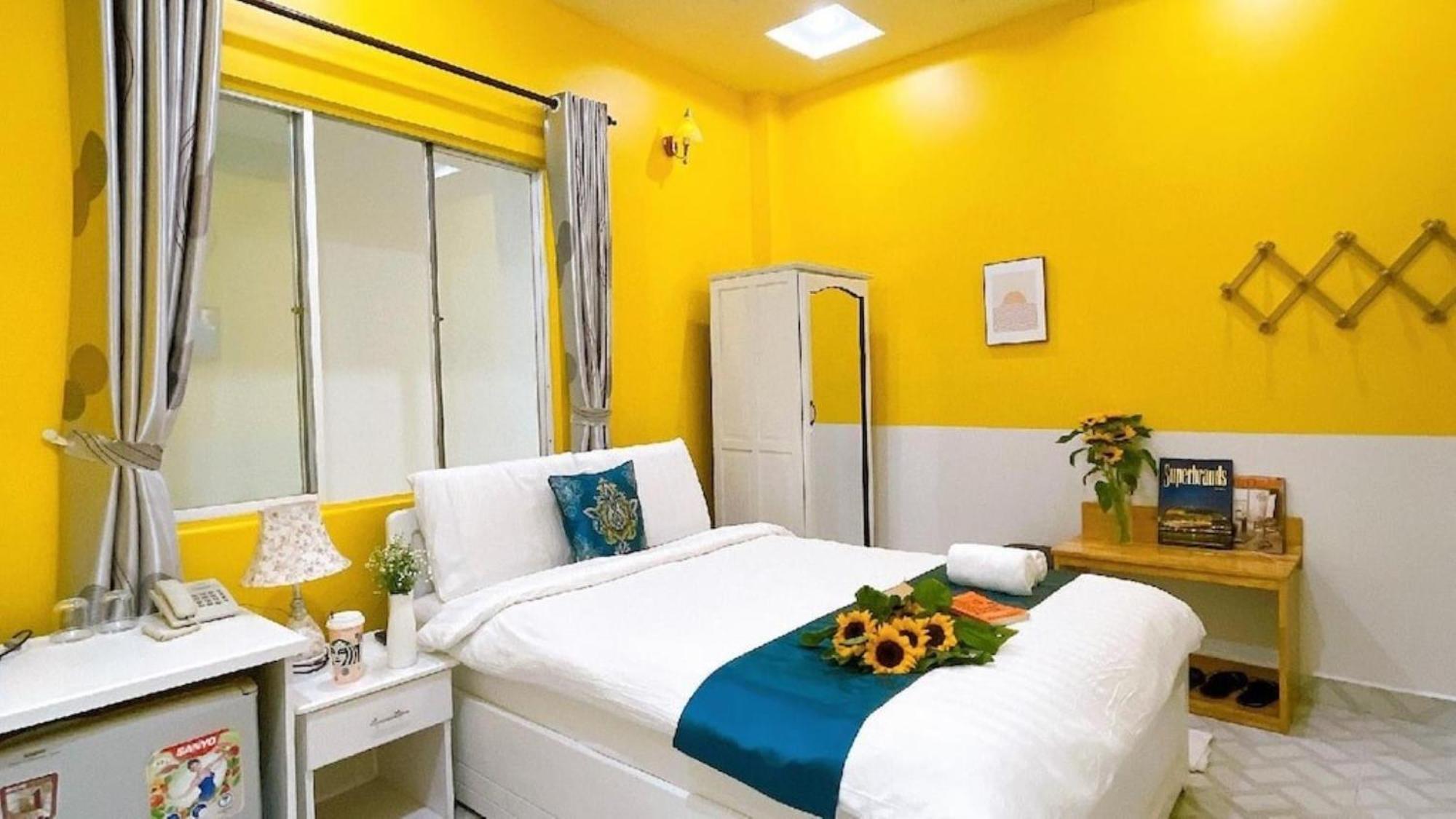 Long Vuong Hotel *