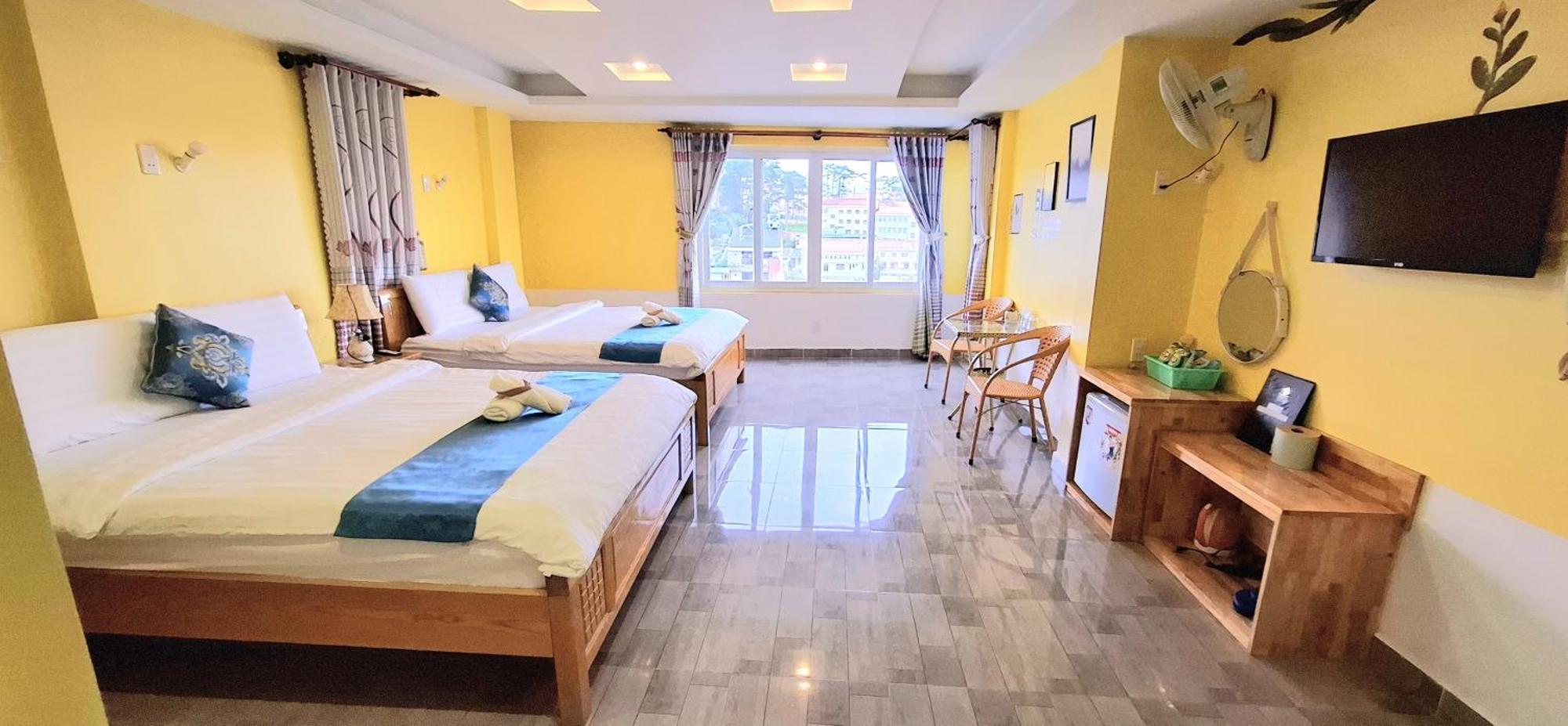 Long Vuong Hotel *