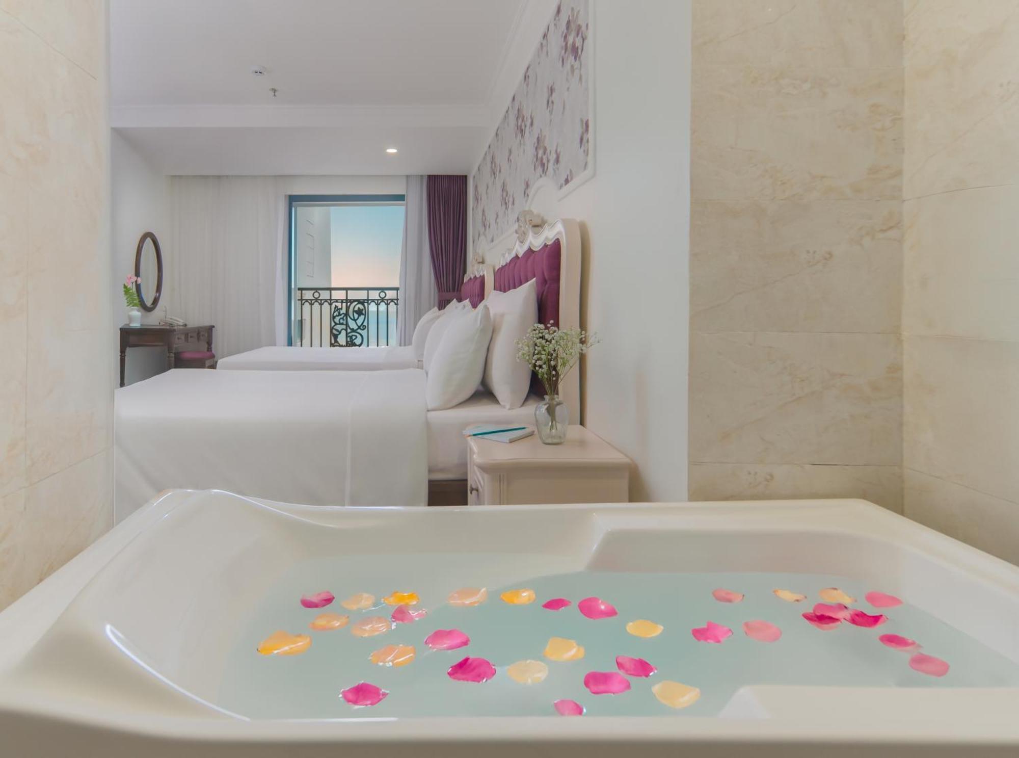 Khách sạn Bonjour Nha Trang
