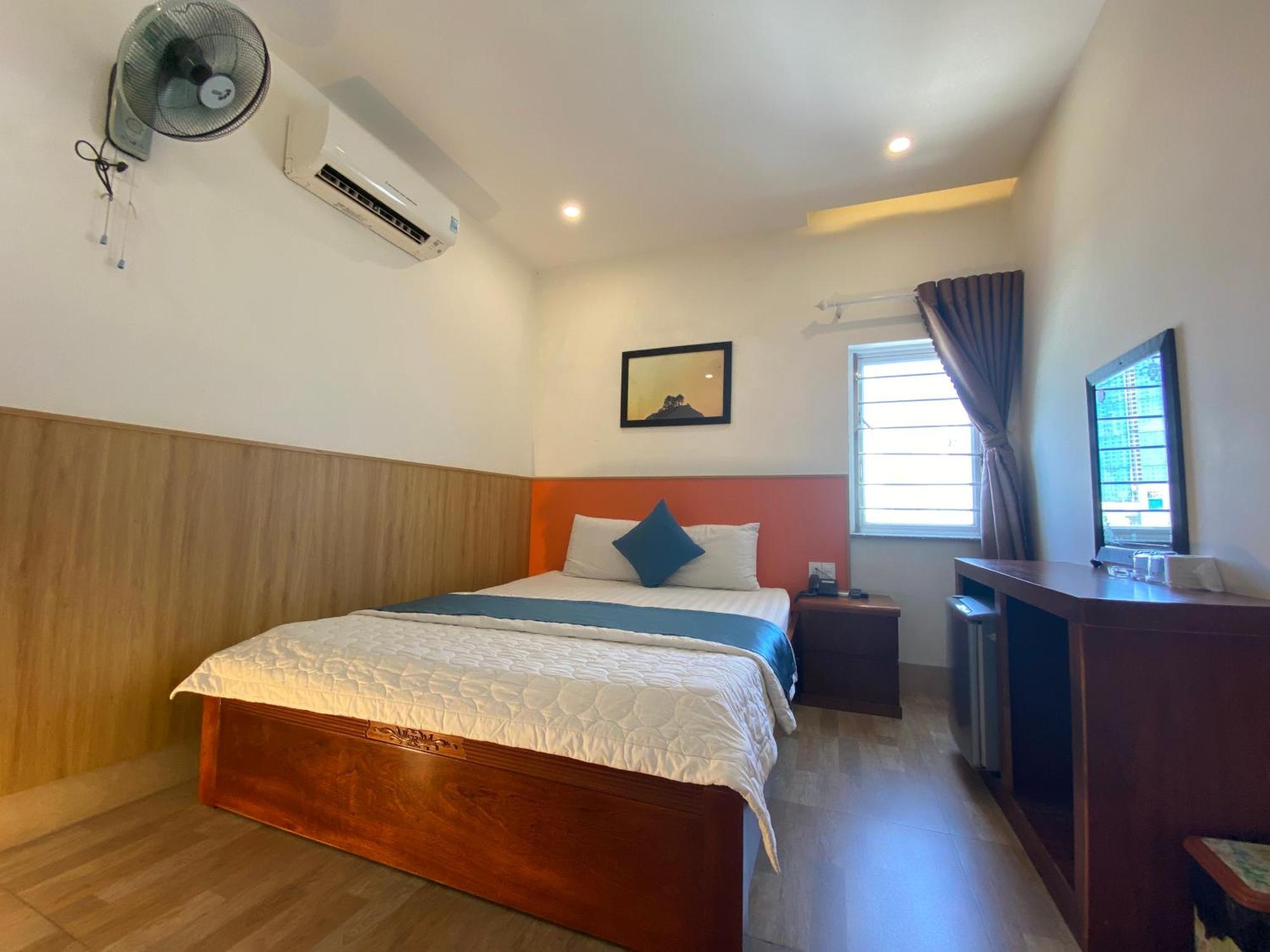 Hoang Hung Hotel