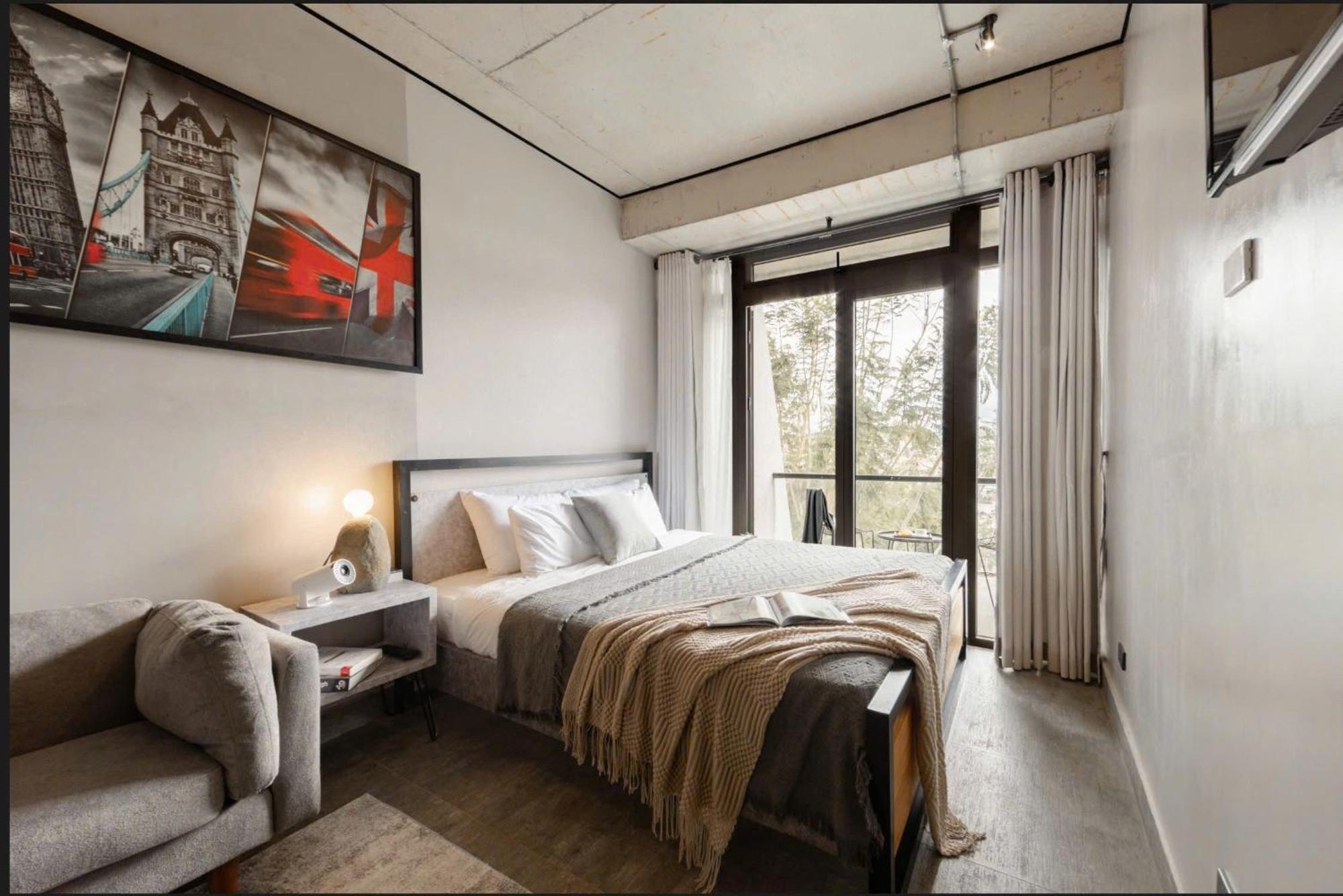 Ht House *
