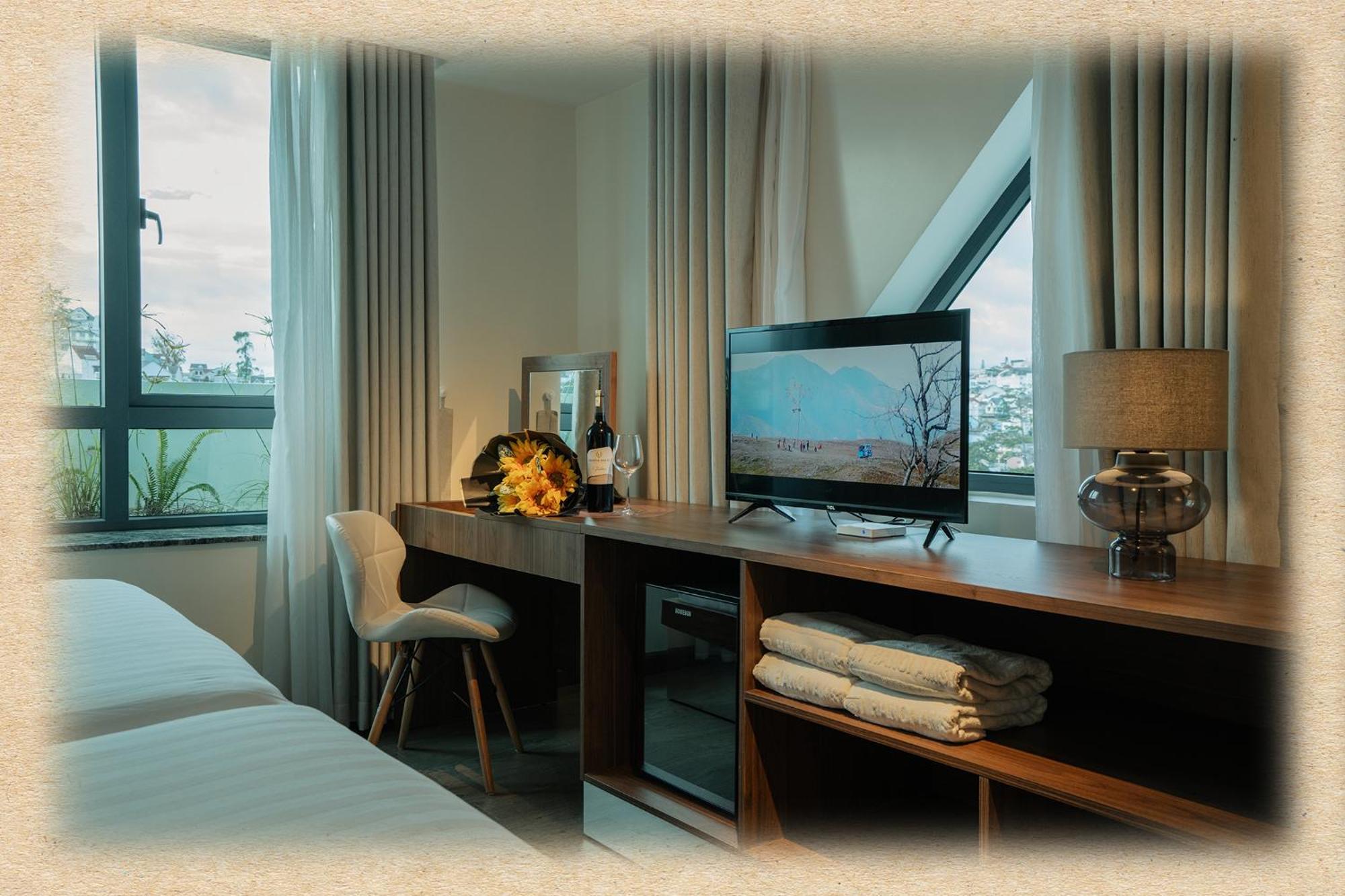 Hanoi Amsterdam Art Aparthotel