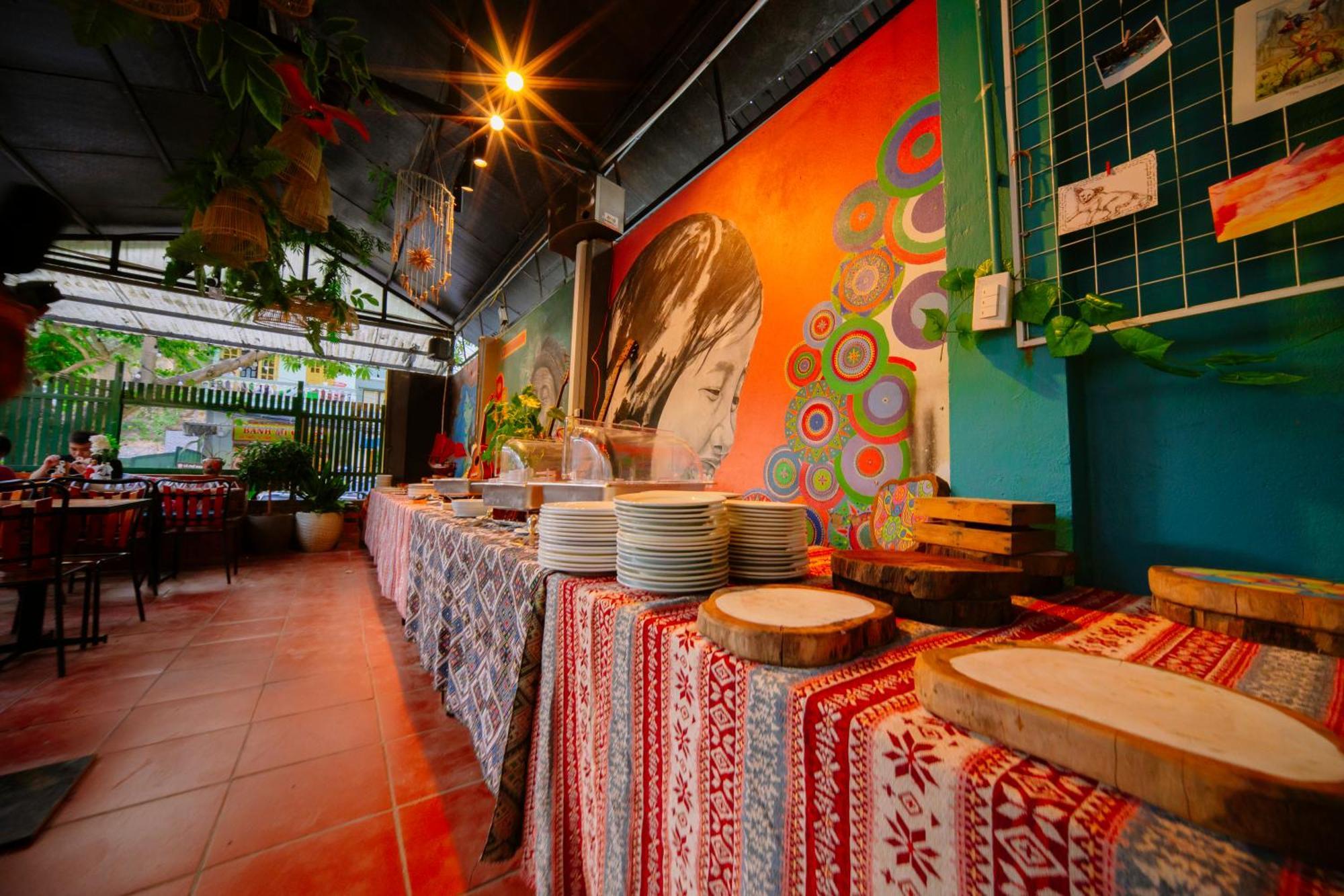Hostel Secret Garden Cat Ba *