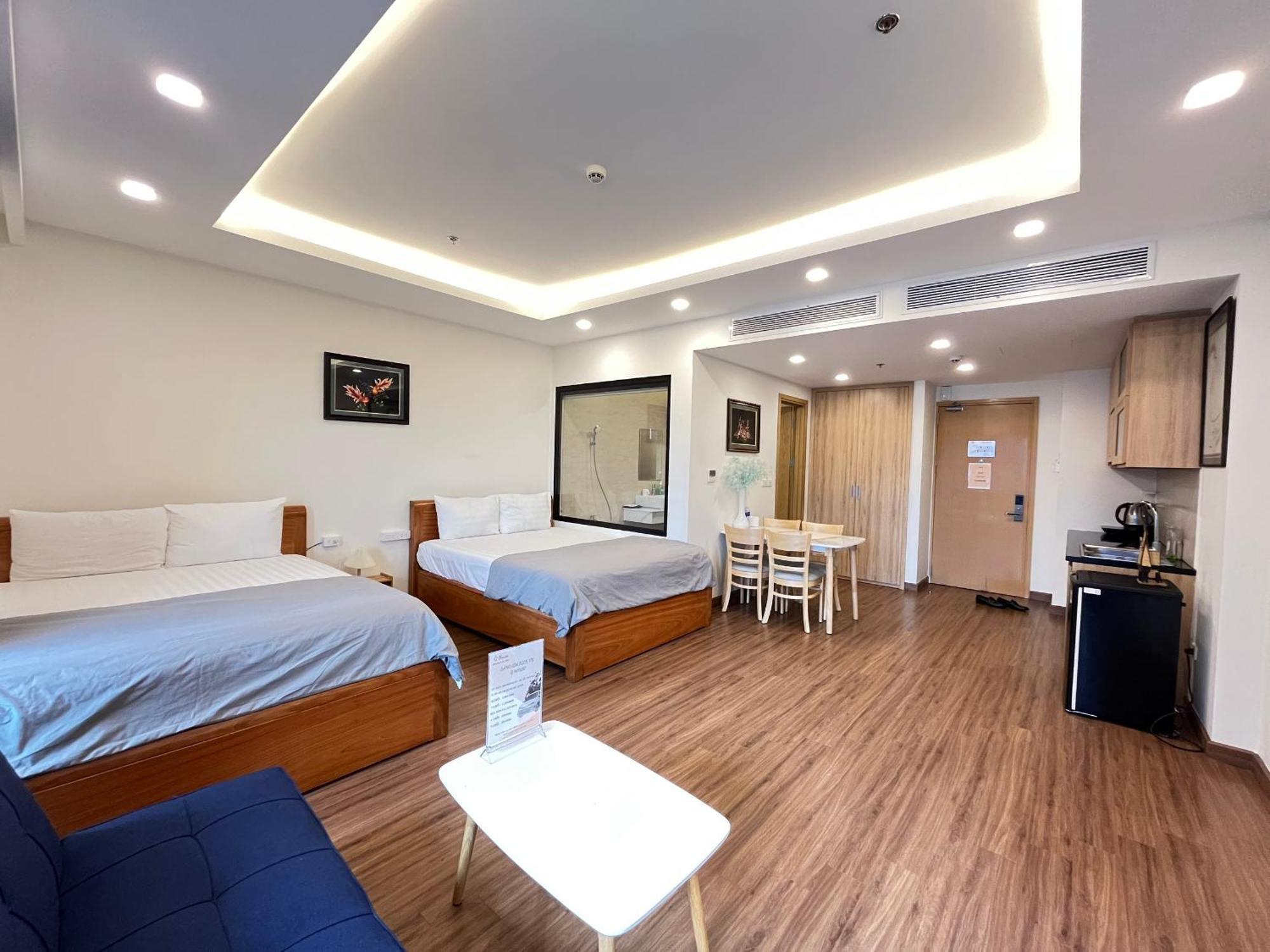 Khách sạn hẻo lánh Tony -flc Sea Tower