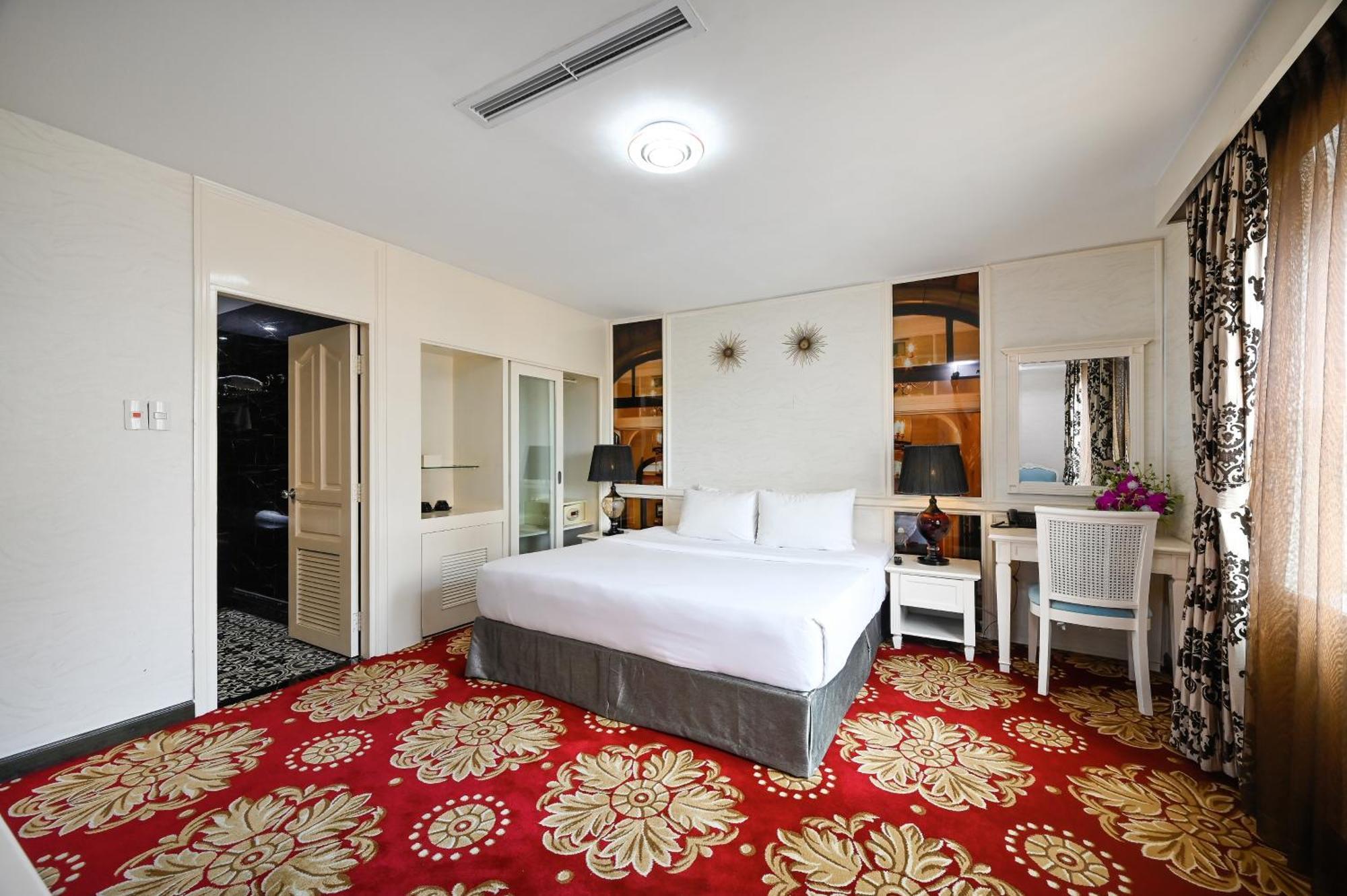 California Saigon & Rooftop Pool Hotel Ho Chi Minh City