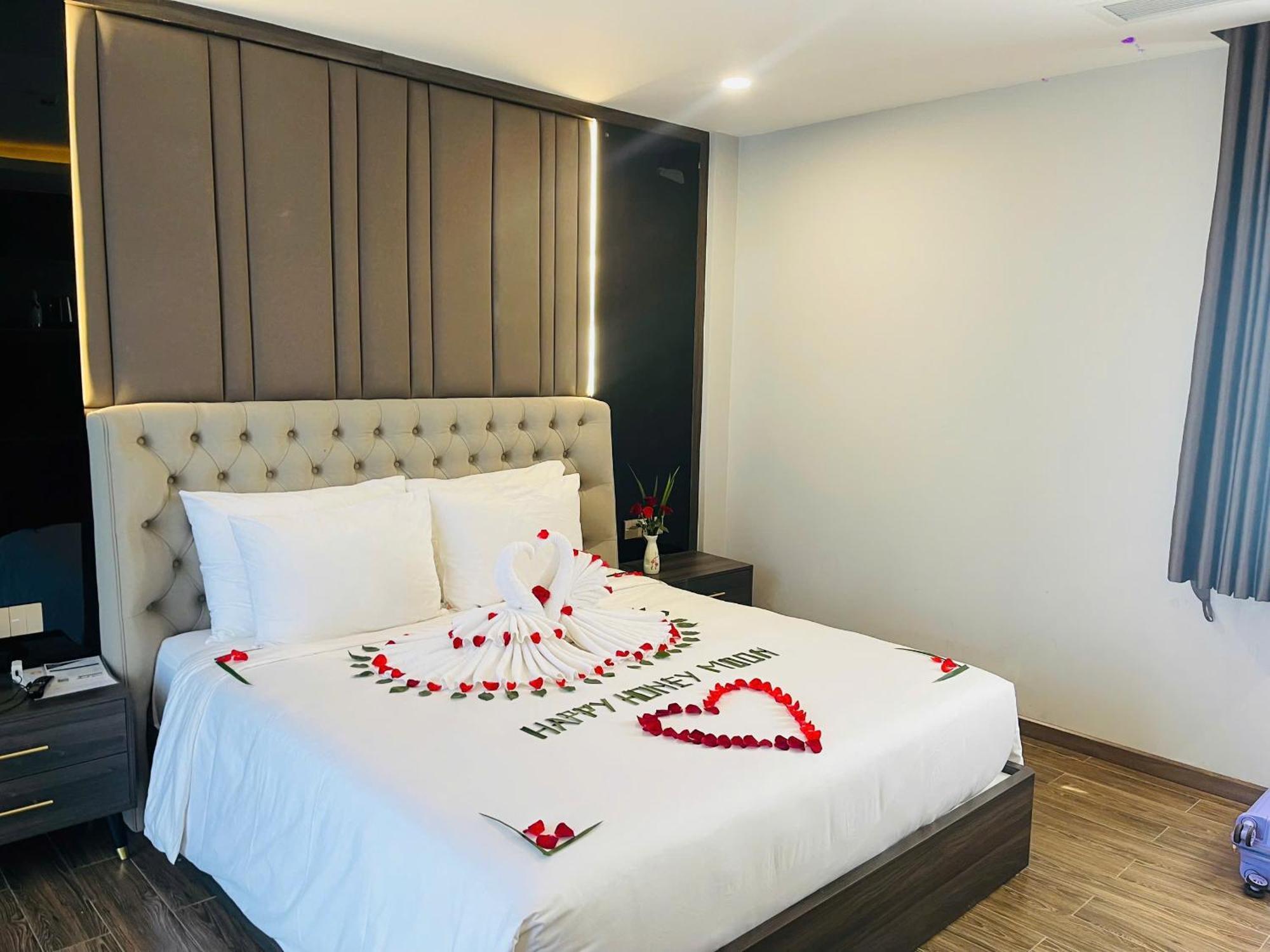 Le Anh Hotel *