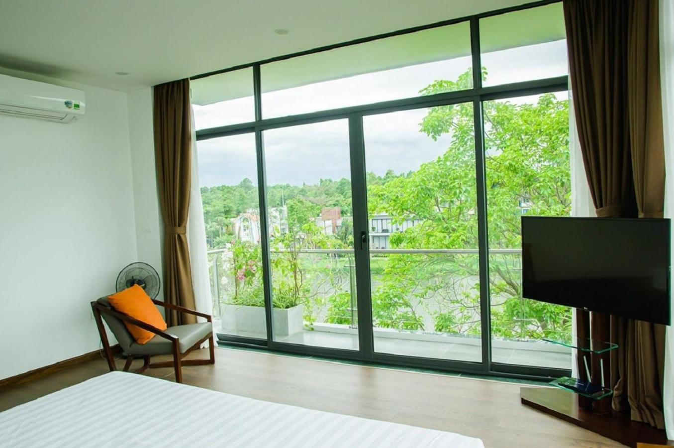 Villa Flamigo Dai Lai - View Ho Ngoc Quang