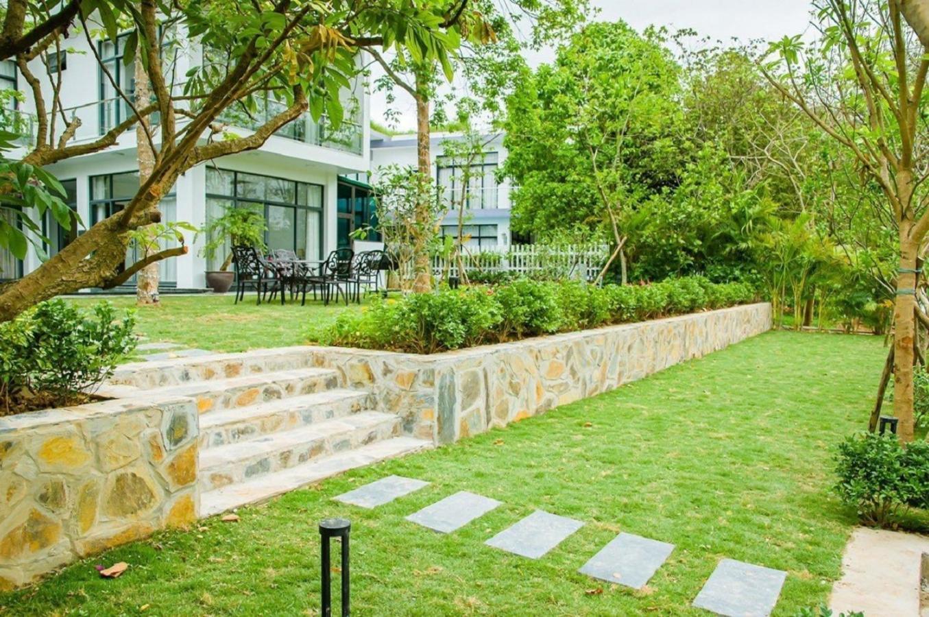 Villa Flamigo Dai Lai - View Ho Ngoc Quang