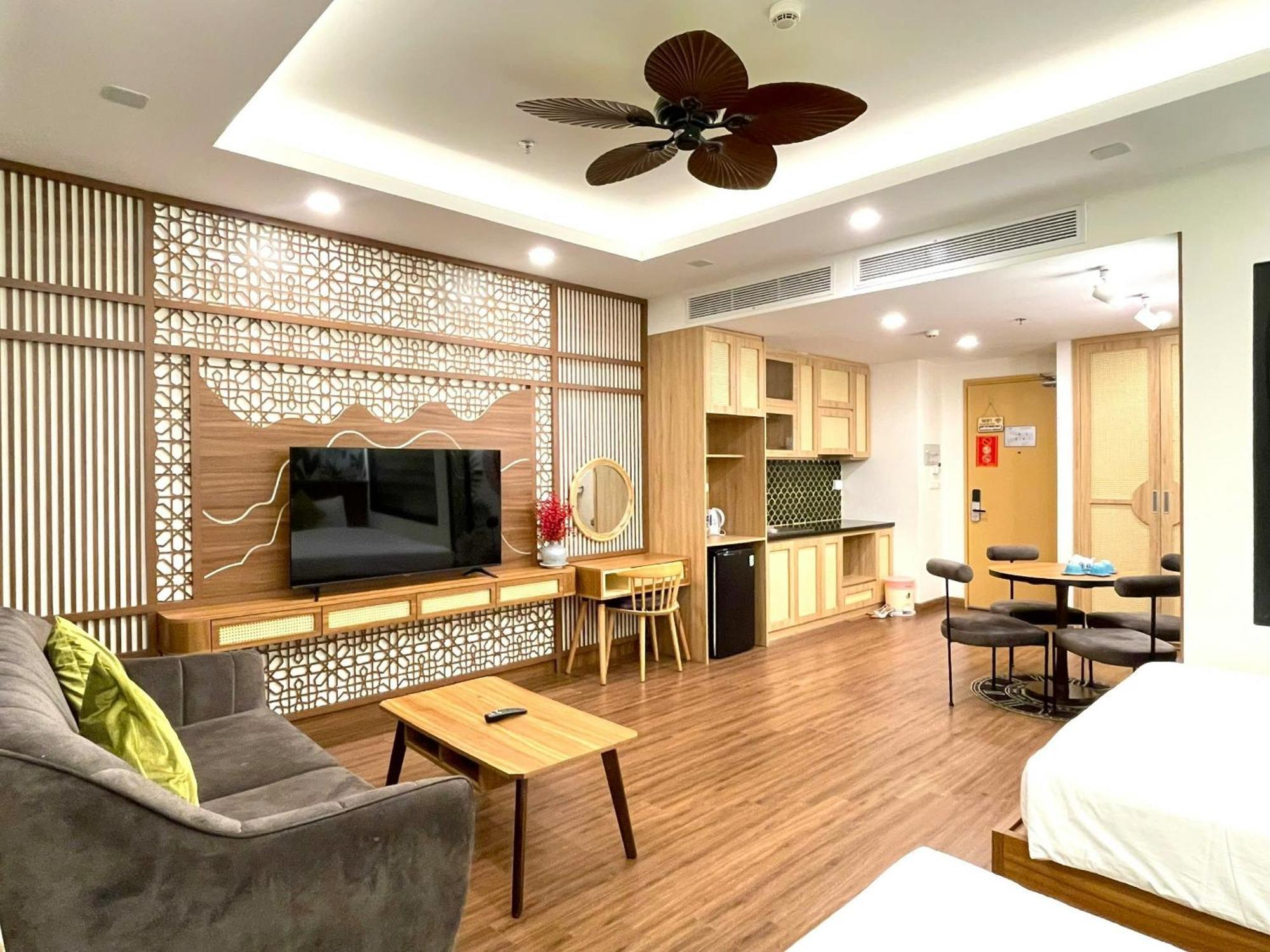 Flc Seaview Condotel