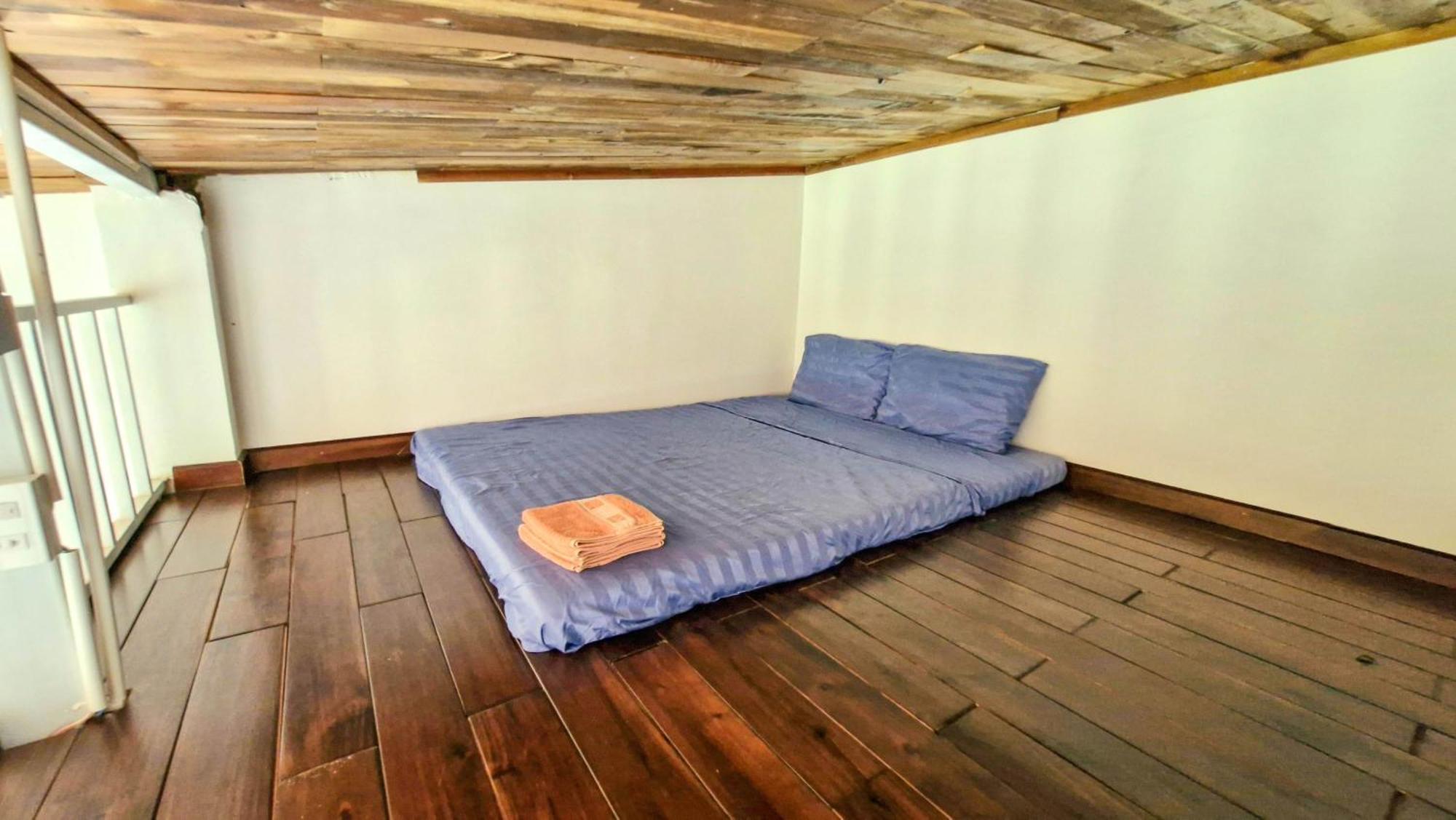 Trien Thong An Nhien Rung Trong Pho Apartment