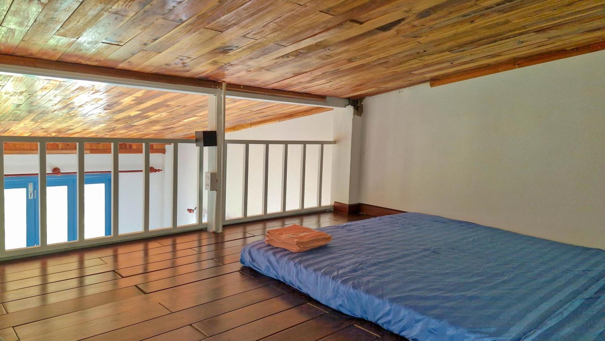 Trien Thong An Nhien Rung Trong Pho Apartment *