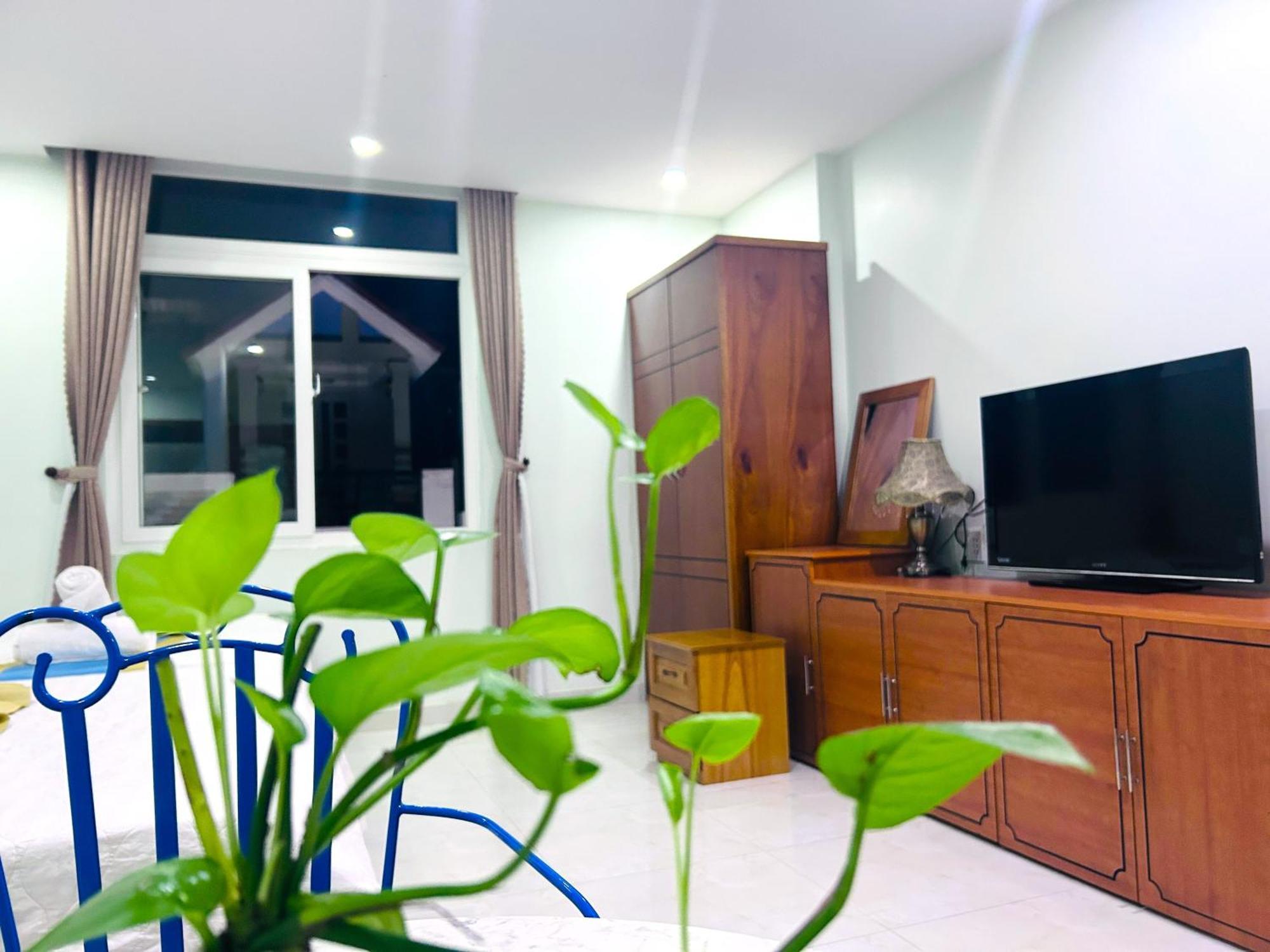 Tnh Khách sạn *
