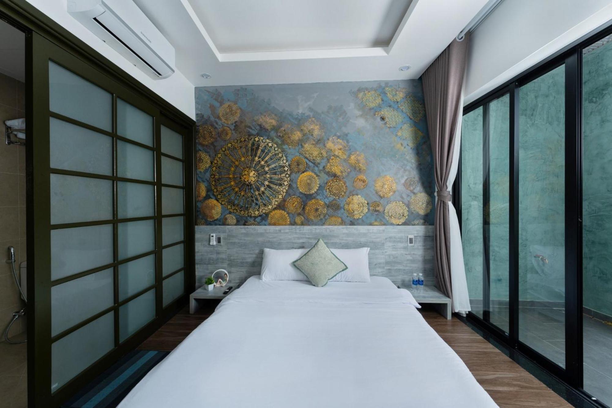 Win Hotel *