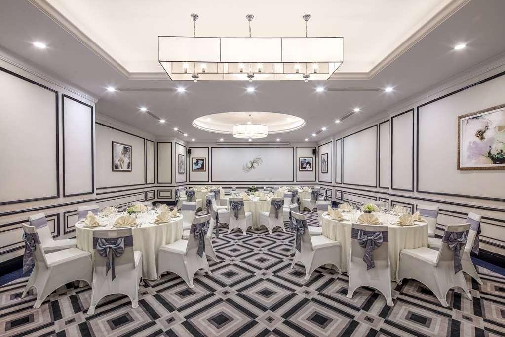 Melia Vinpearl Empire Hotel 5*