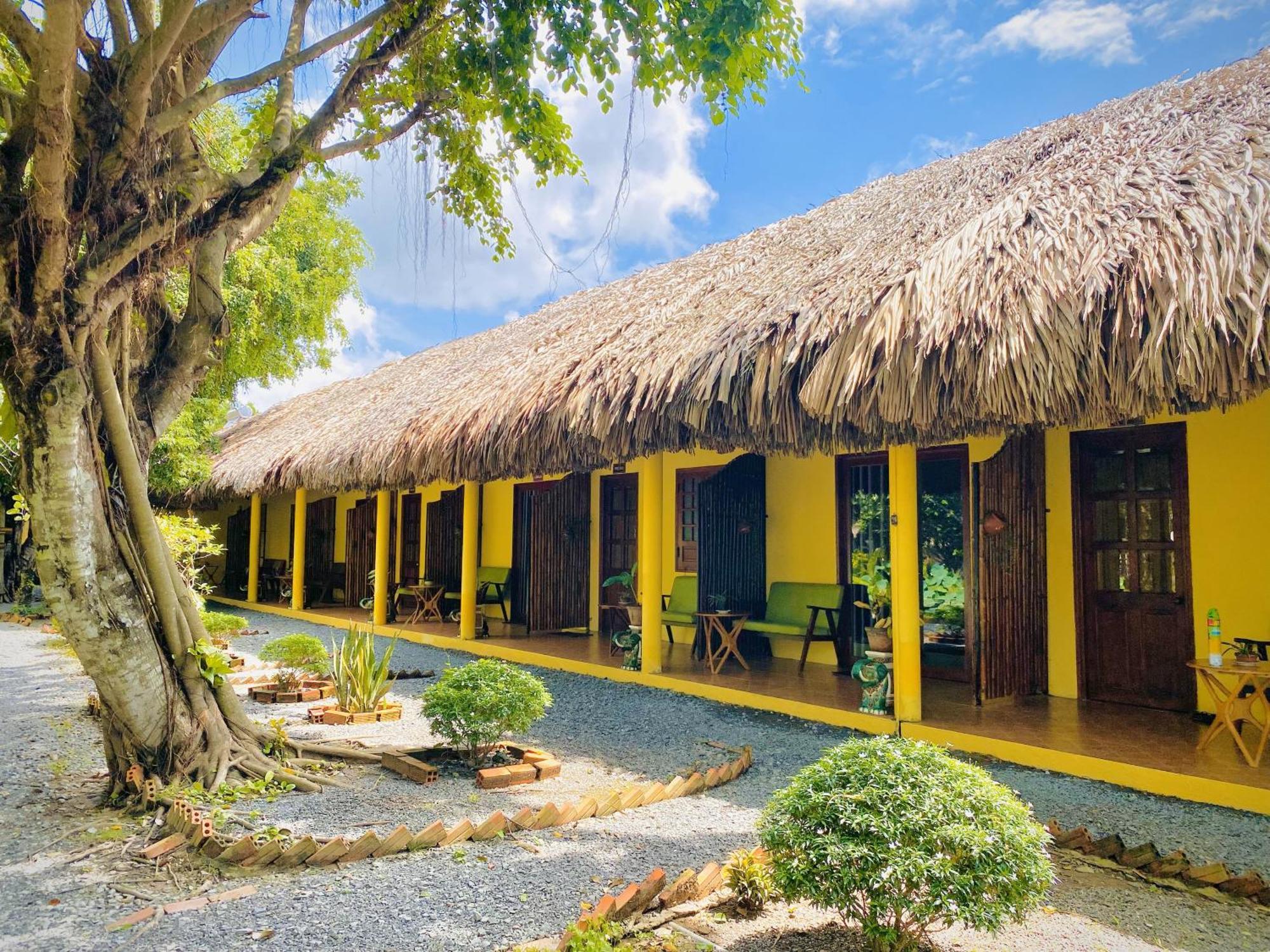 Mango Riverside Bed & Breakfast 4*
