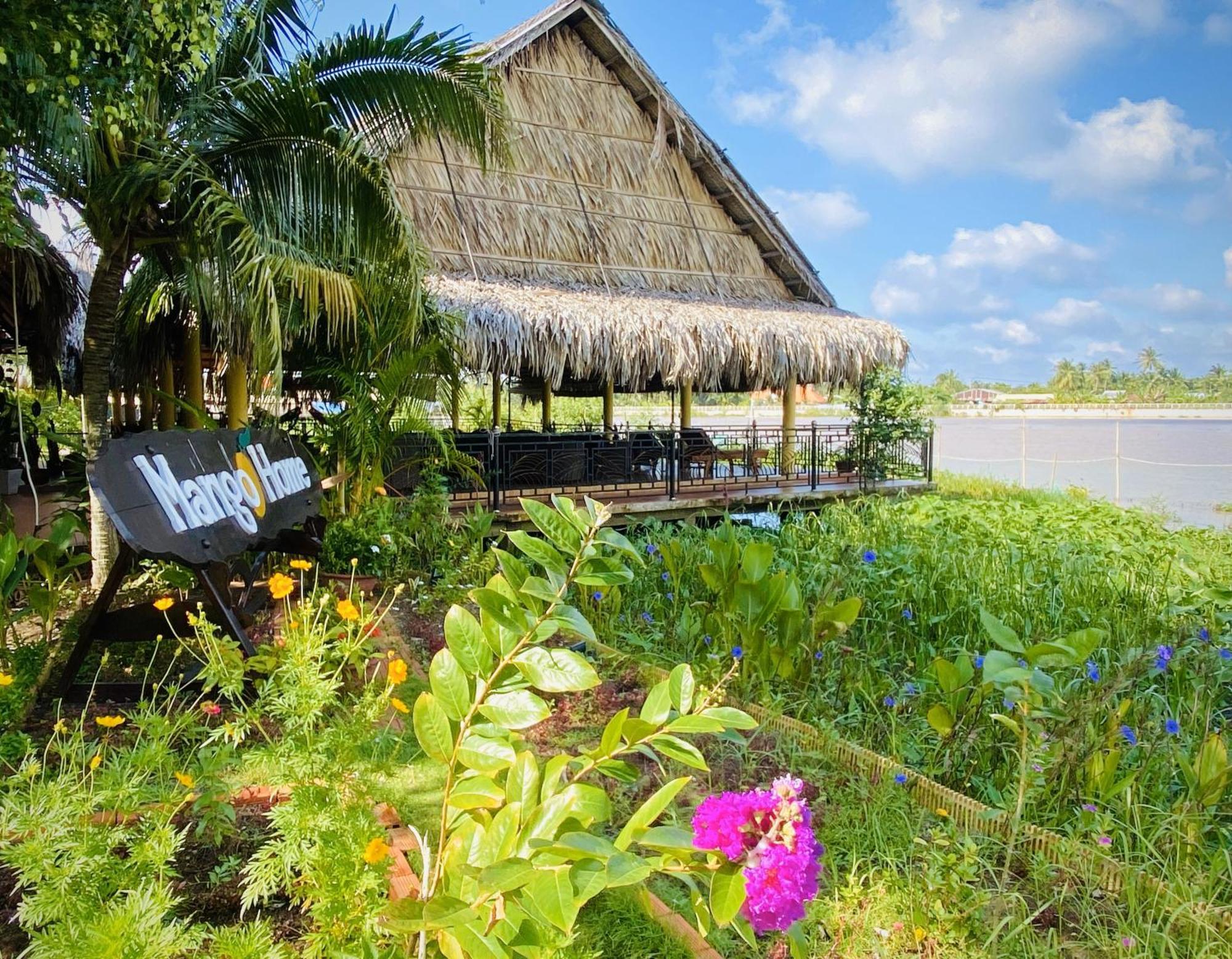 Mango Riverside Bed & Breakfast 4*