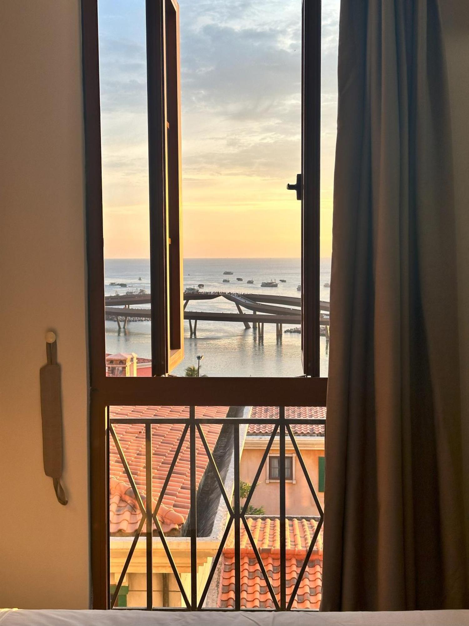 Aparthotel The Fern Sunset Town
