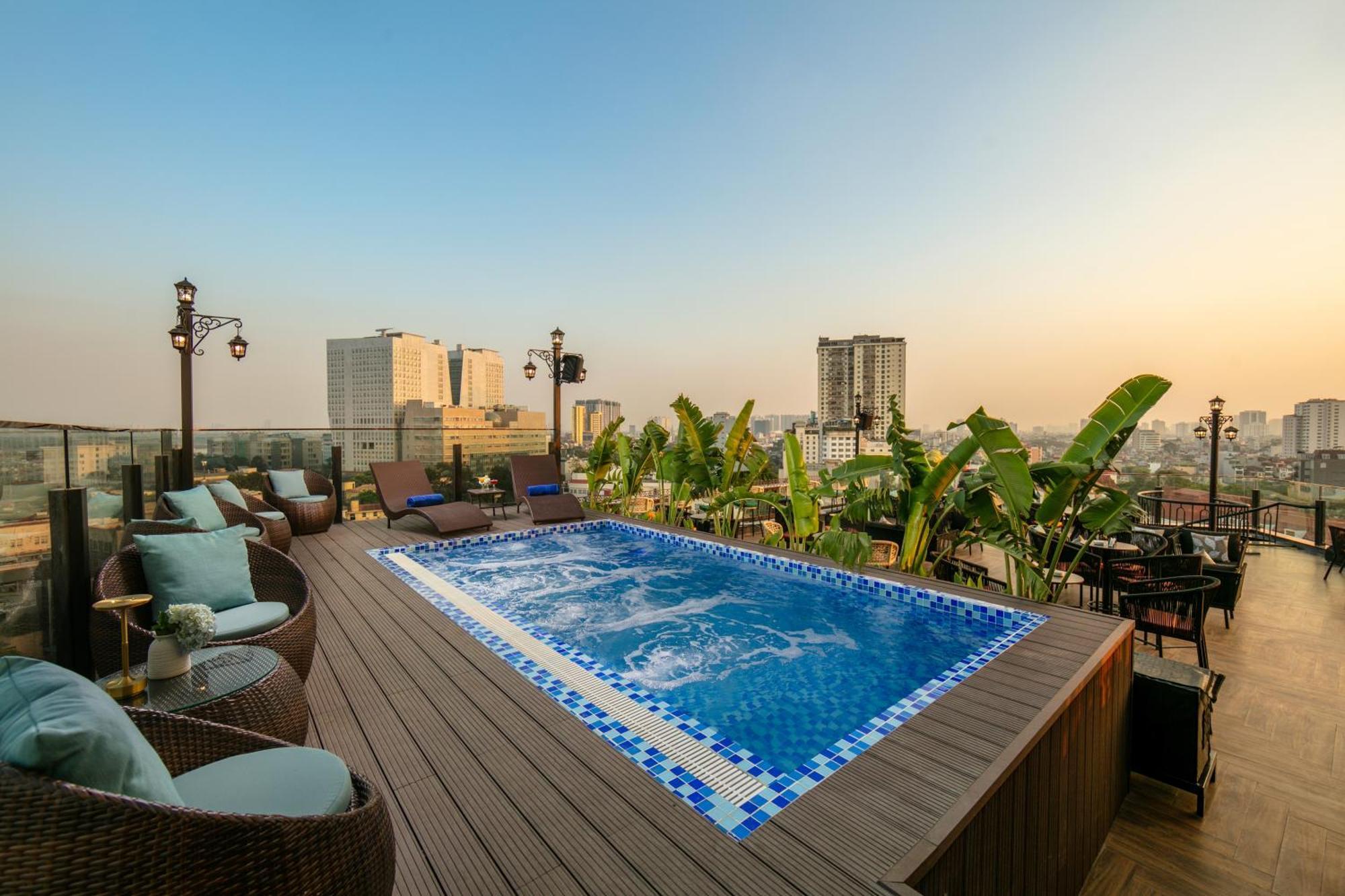 Hotel De Corner Hanoi