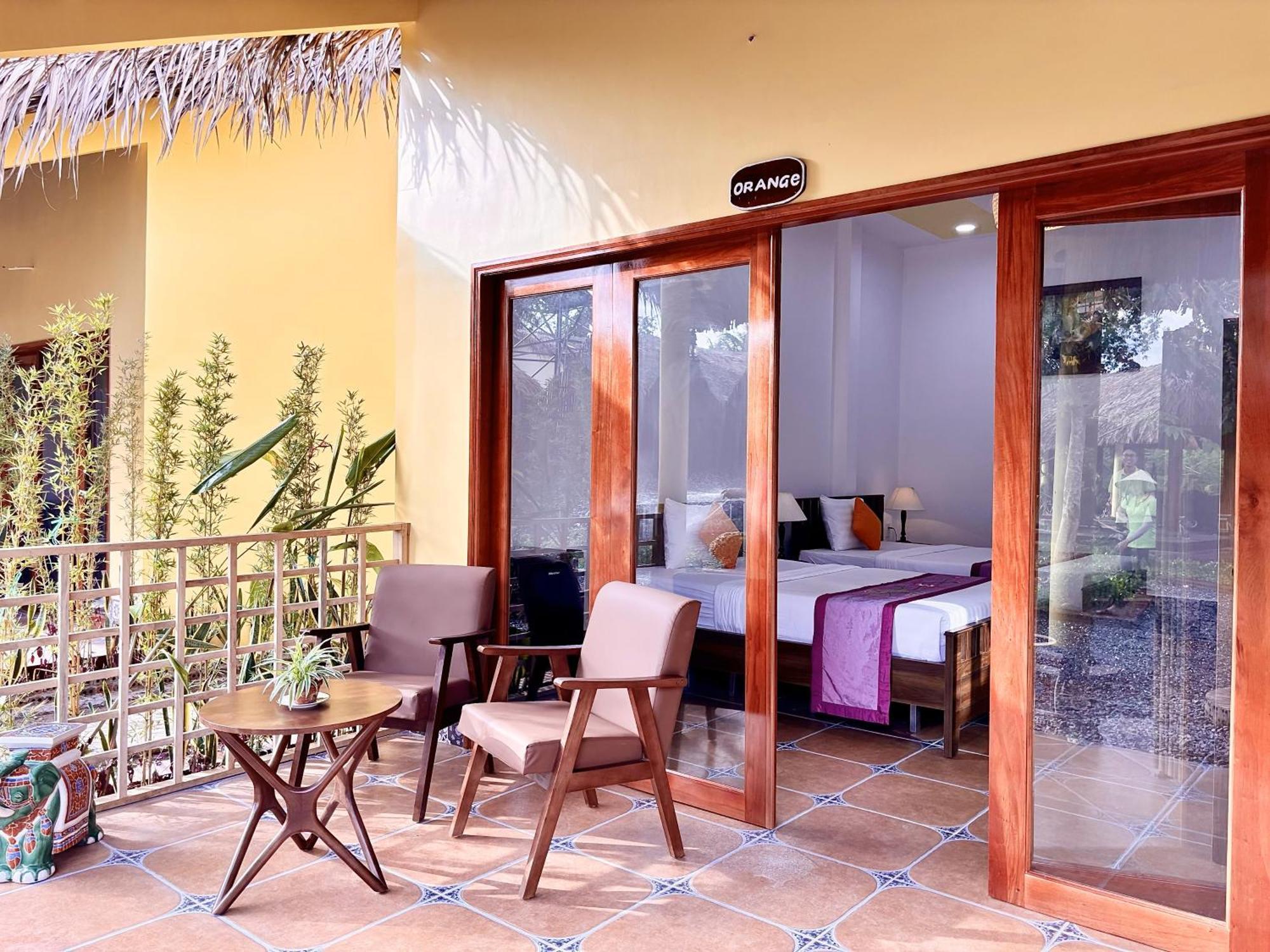 Mango Riverside Bed & Breakfast 4*