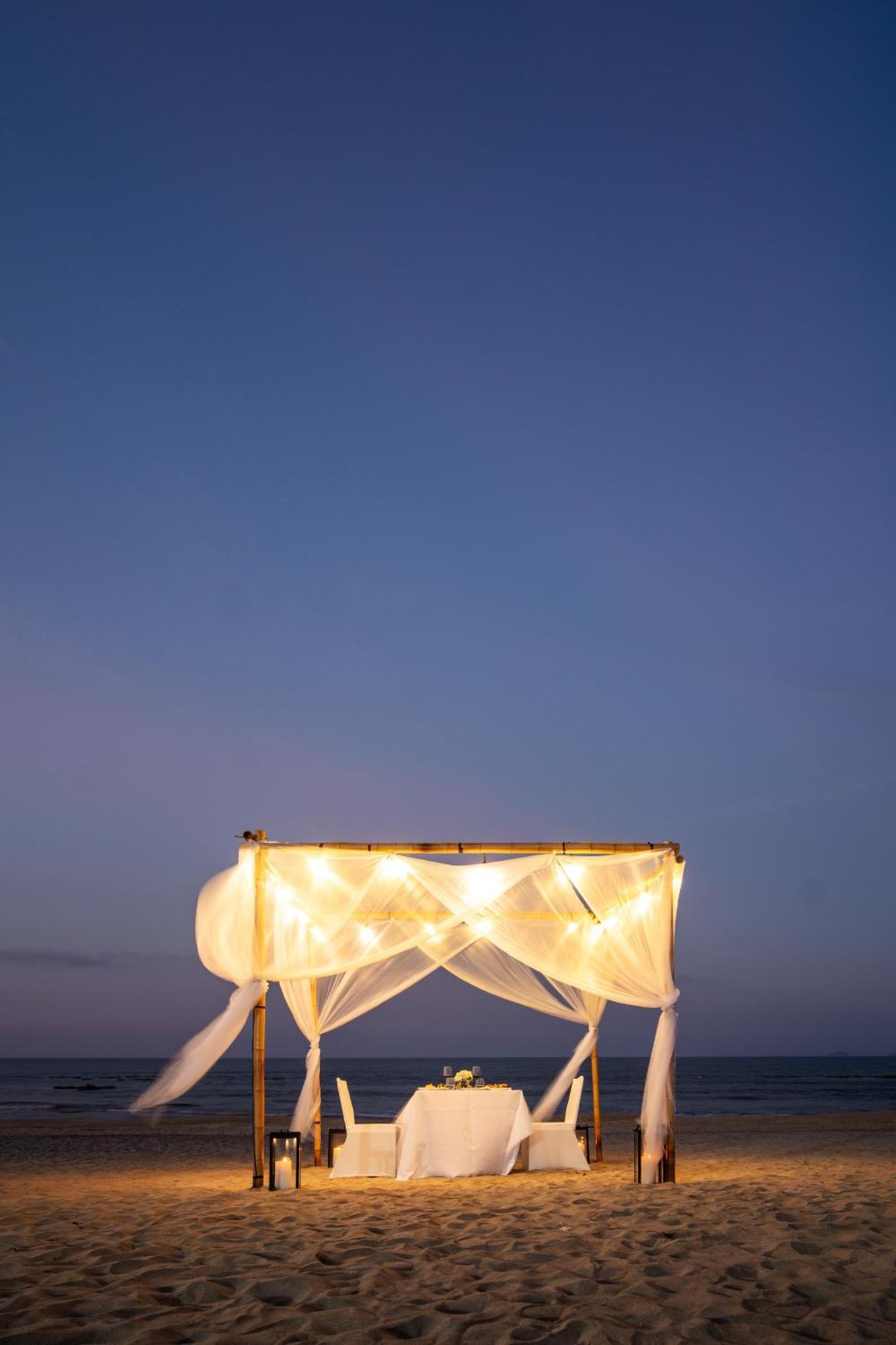 Wyndham Royal Beachfront & 5* Hoi An