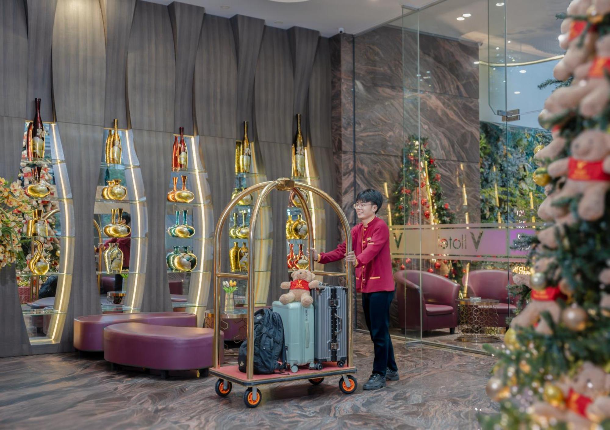 V Hotel