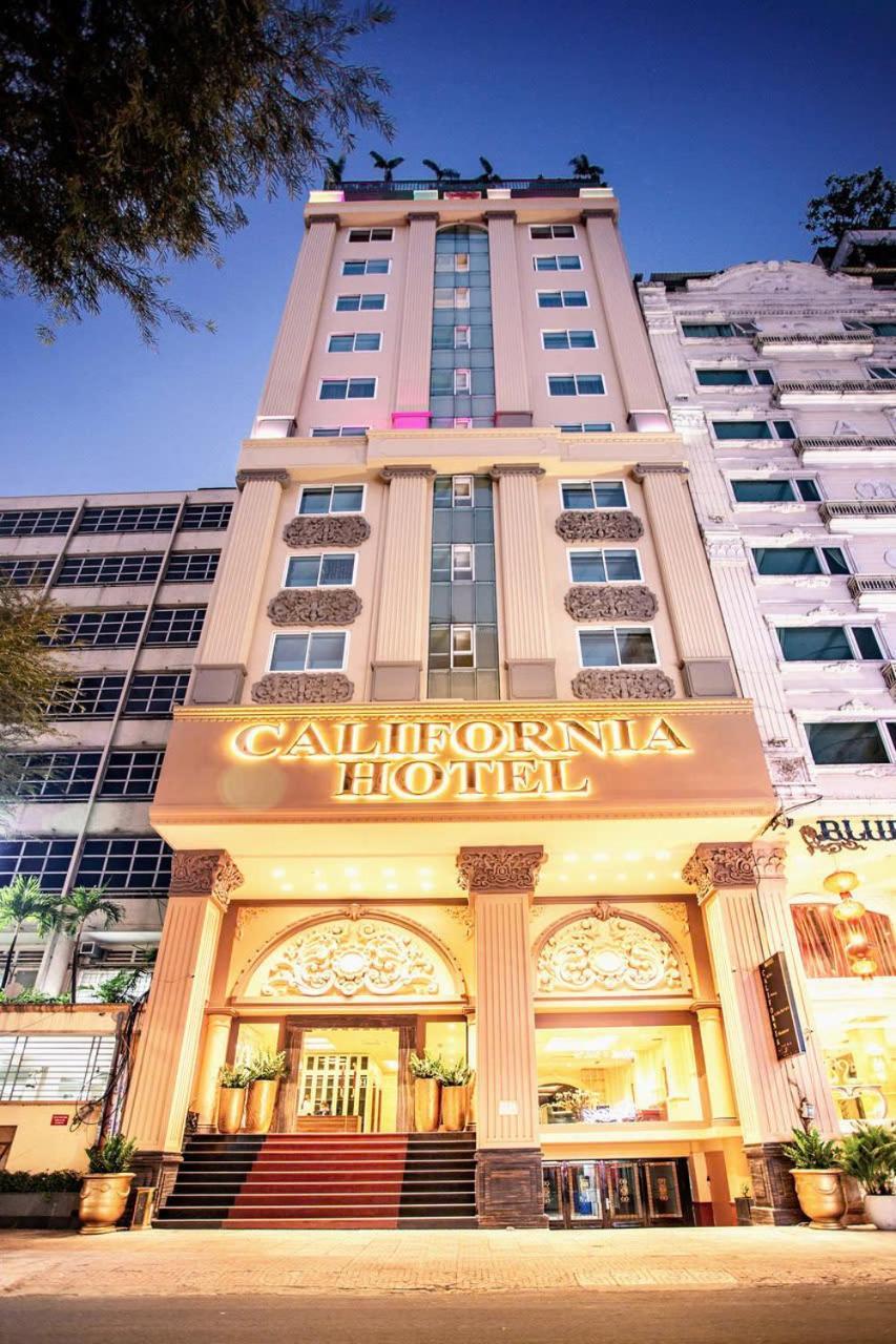 California Saigon & Rooftop Pool Hotel 3*