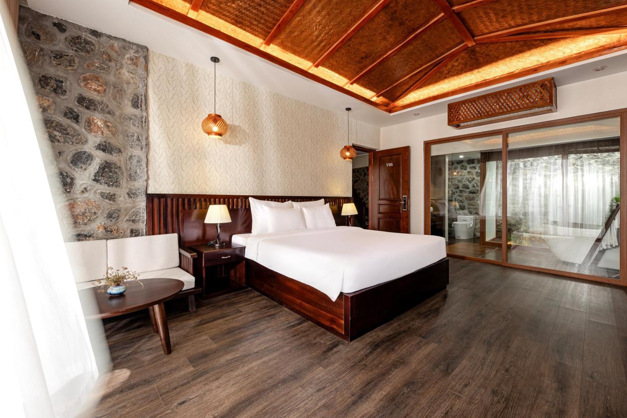 Athena Premier Resort *