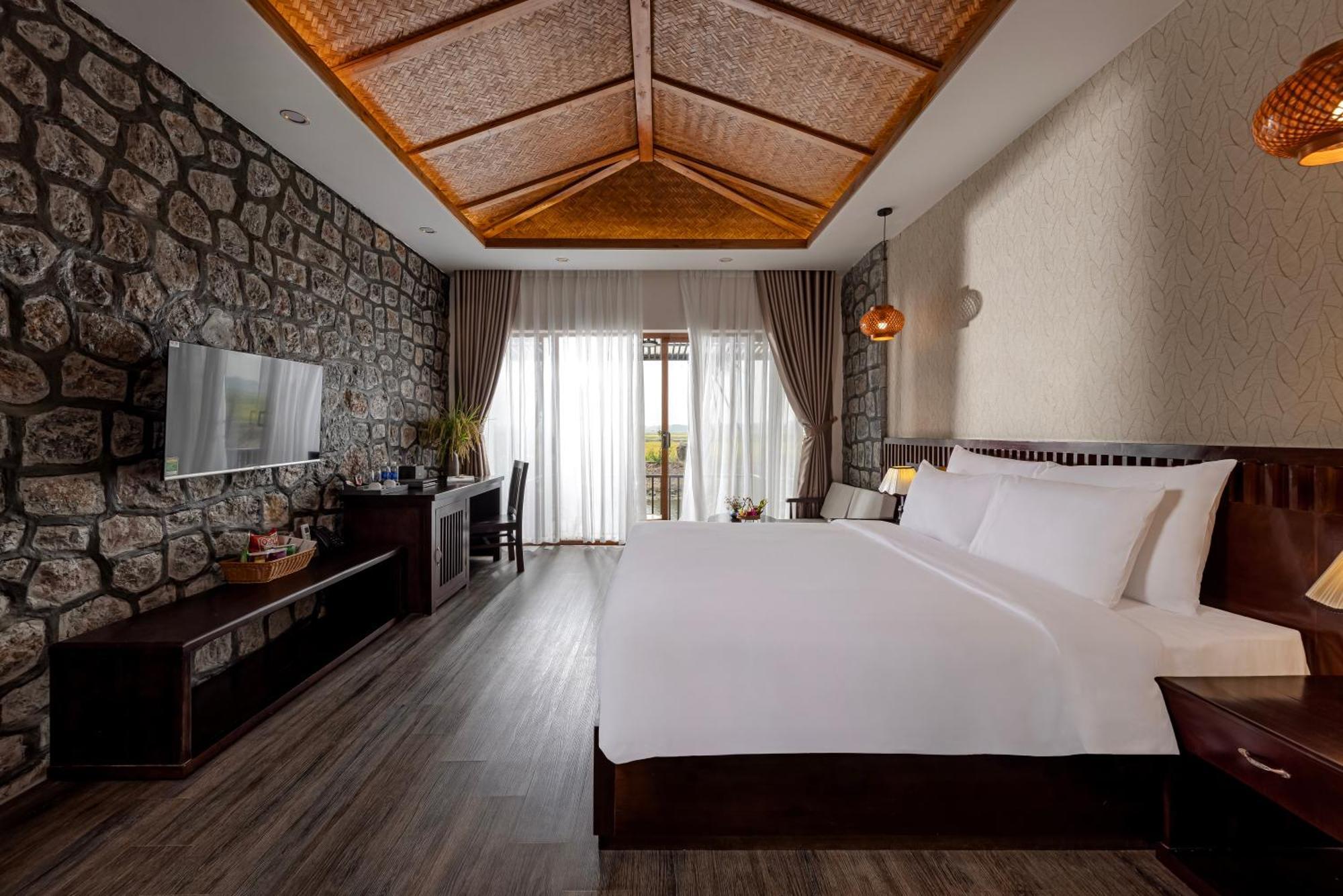 Resort Athena Premier *