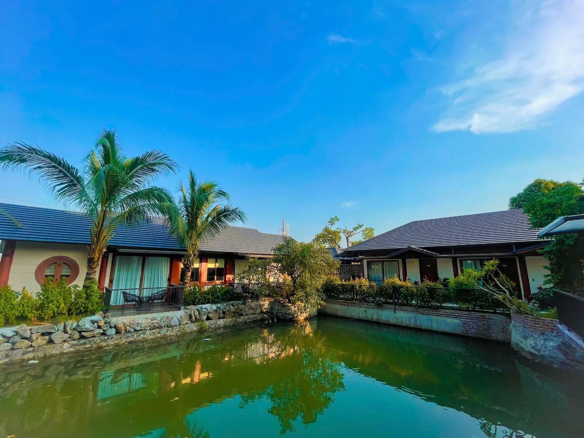 Athena Premier Resort *