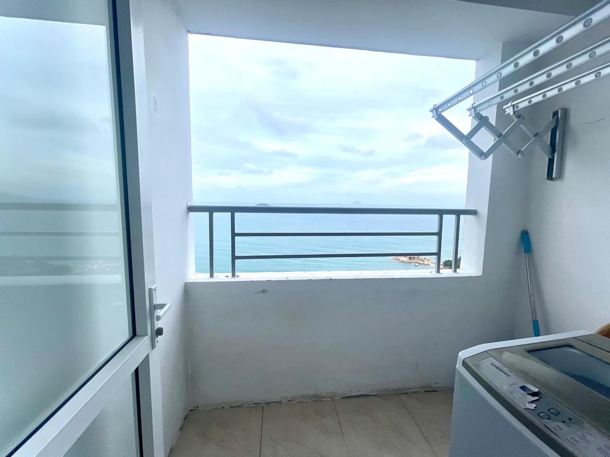 Beachfront Luxury - Apartment