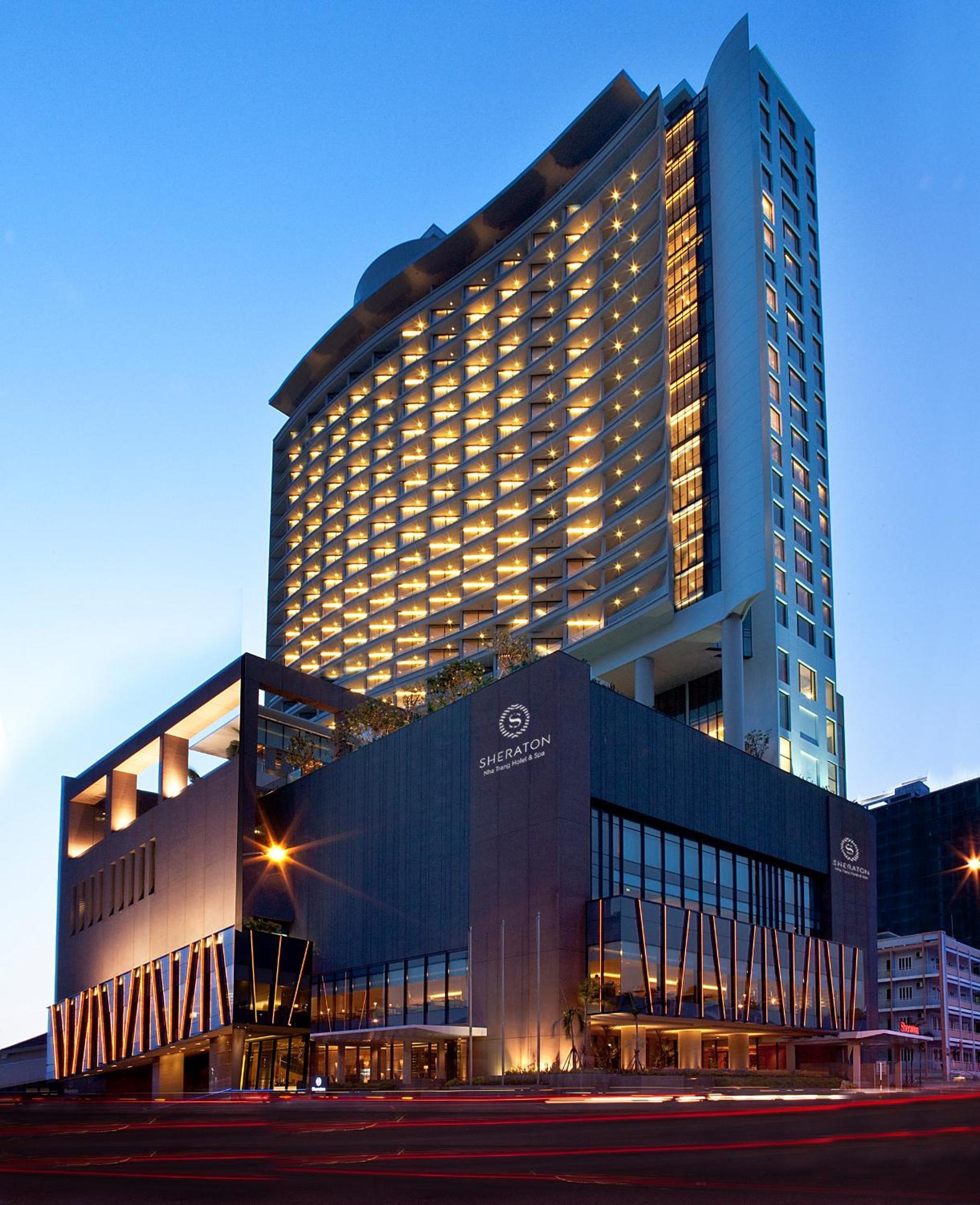 Sheraton & Hotel
