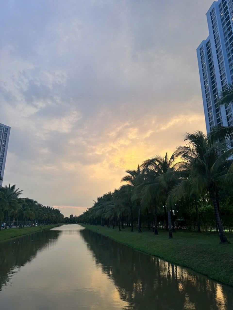 Căn hộ Suzon-luxurious At Lumiere Boulevard Vgp
