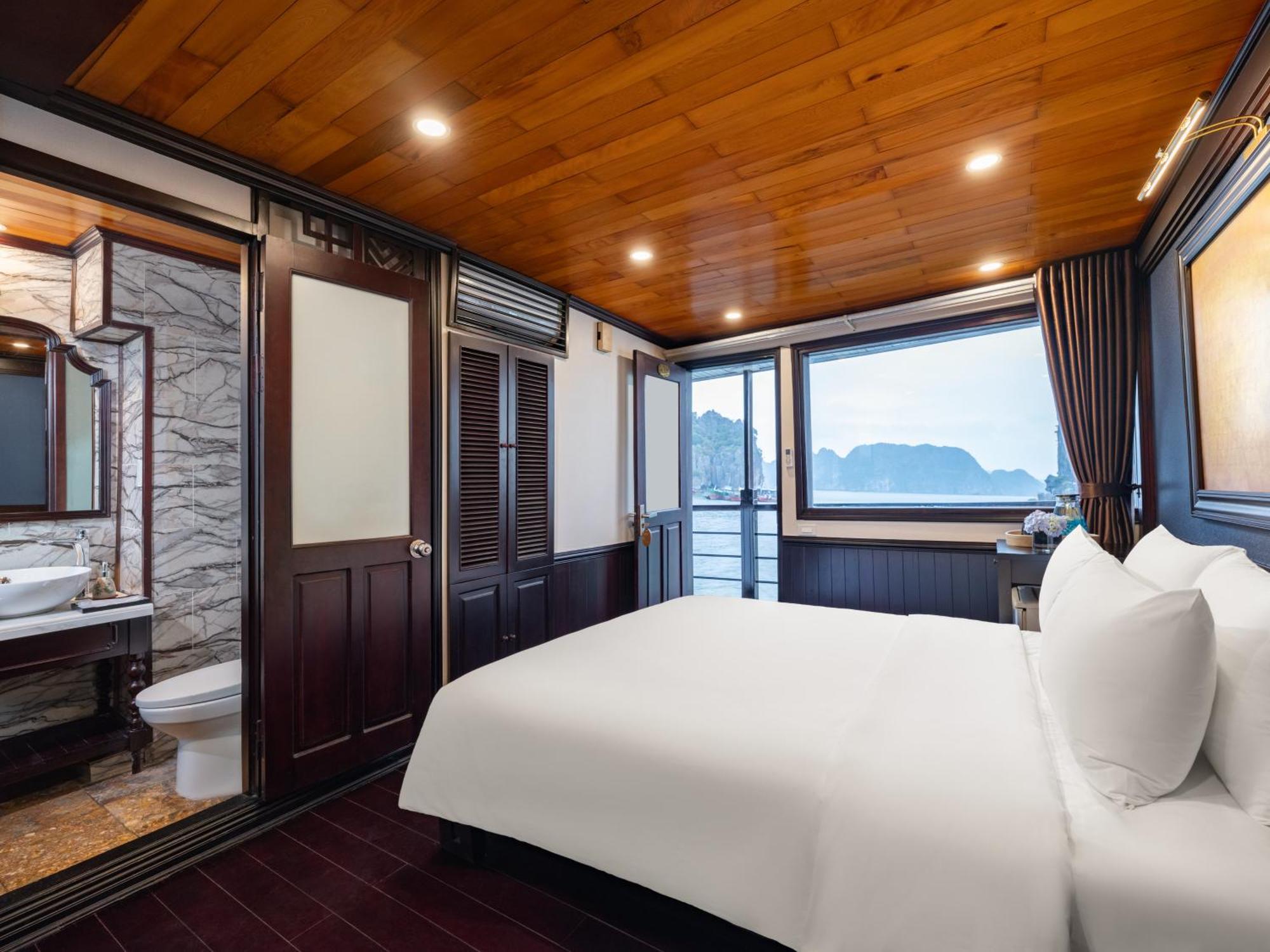 Garden Bay Classic Cruise Hotel