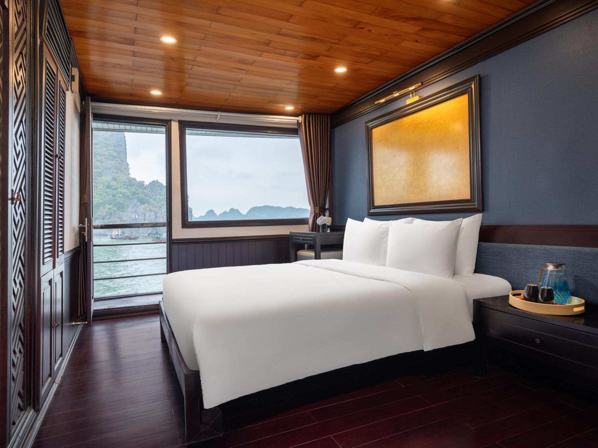 Garden Bay Classic Cruise Hotel Ha Long
