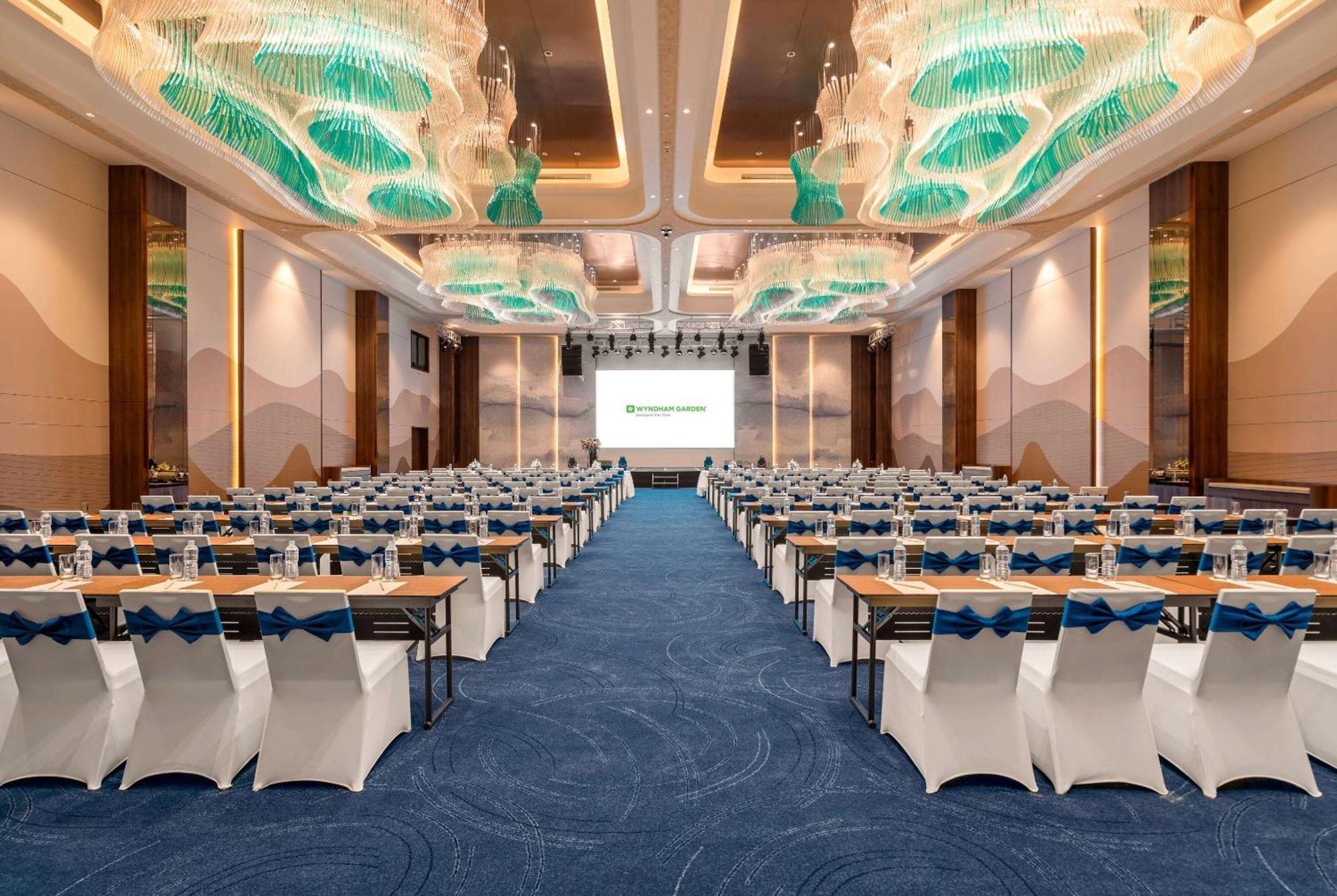 Hotel Wyndham Garden Sonasea Don