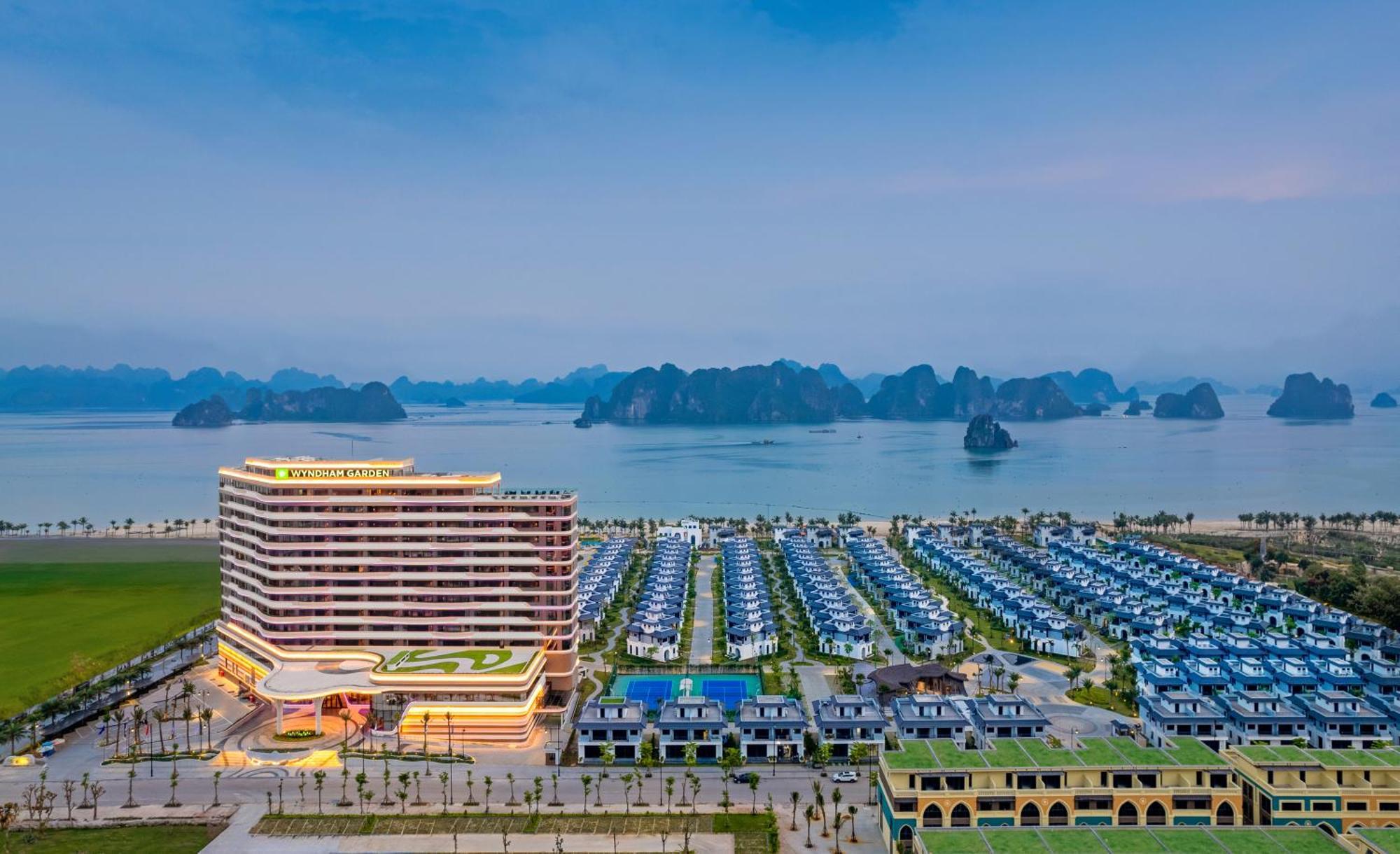 Hotel Wyndham Garden Sonasea Don Ha Long