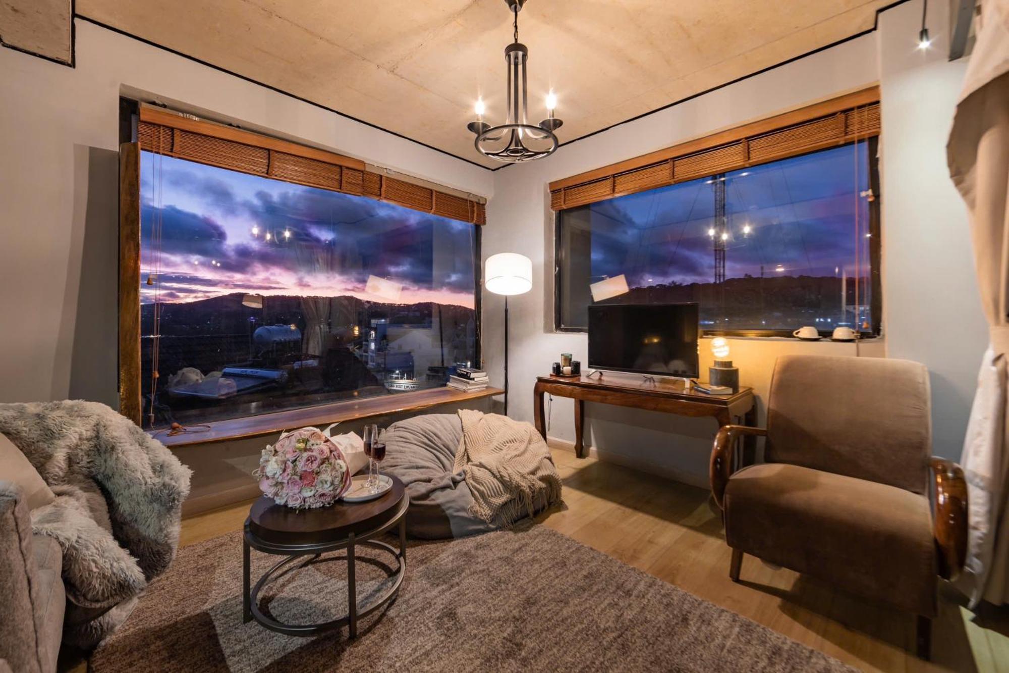 Ht House *