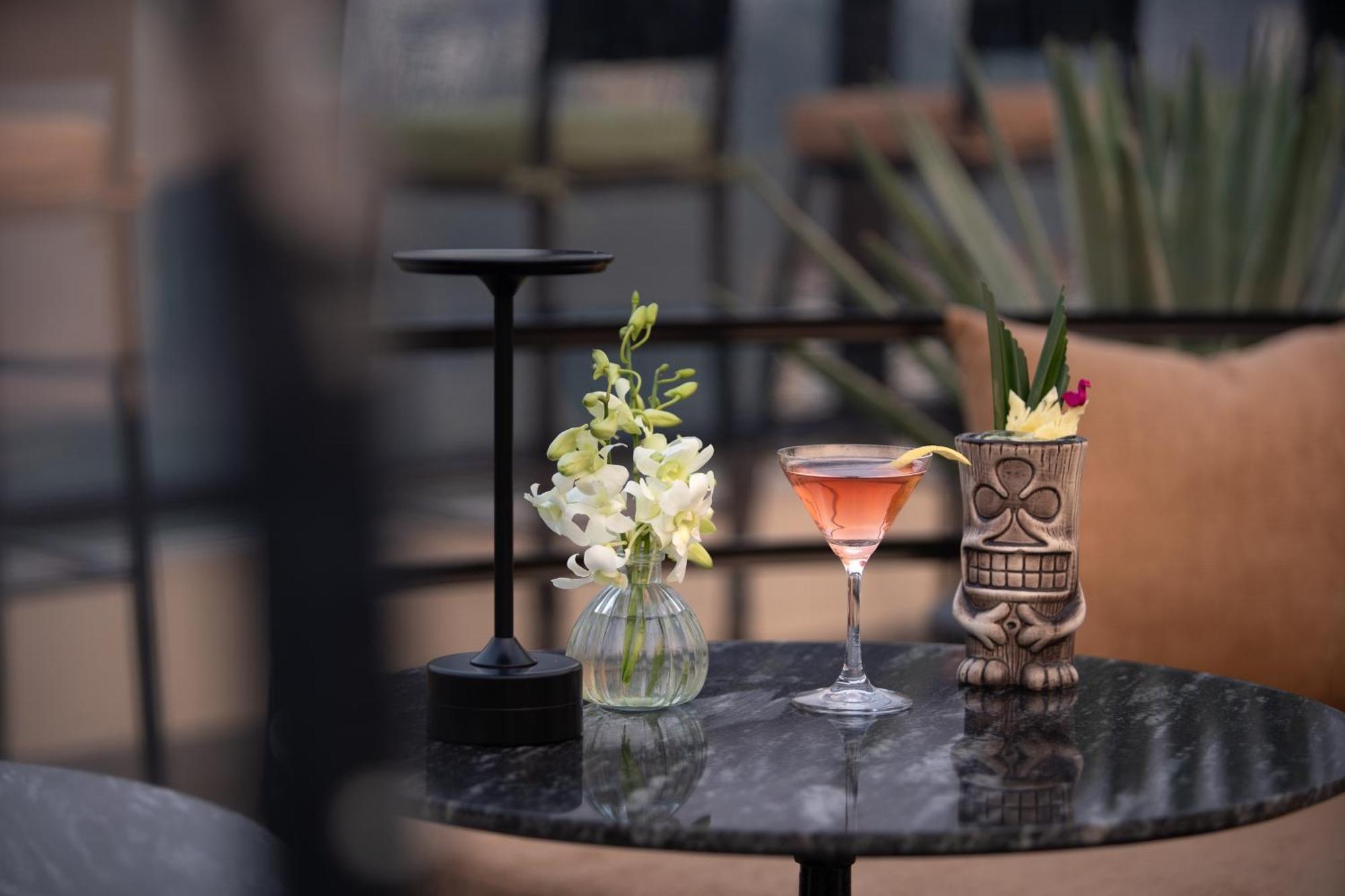 Le Premier & Rooftop Bar Hà Nội