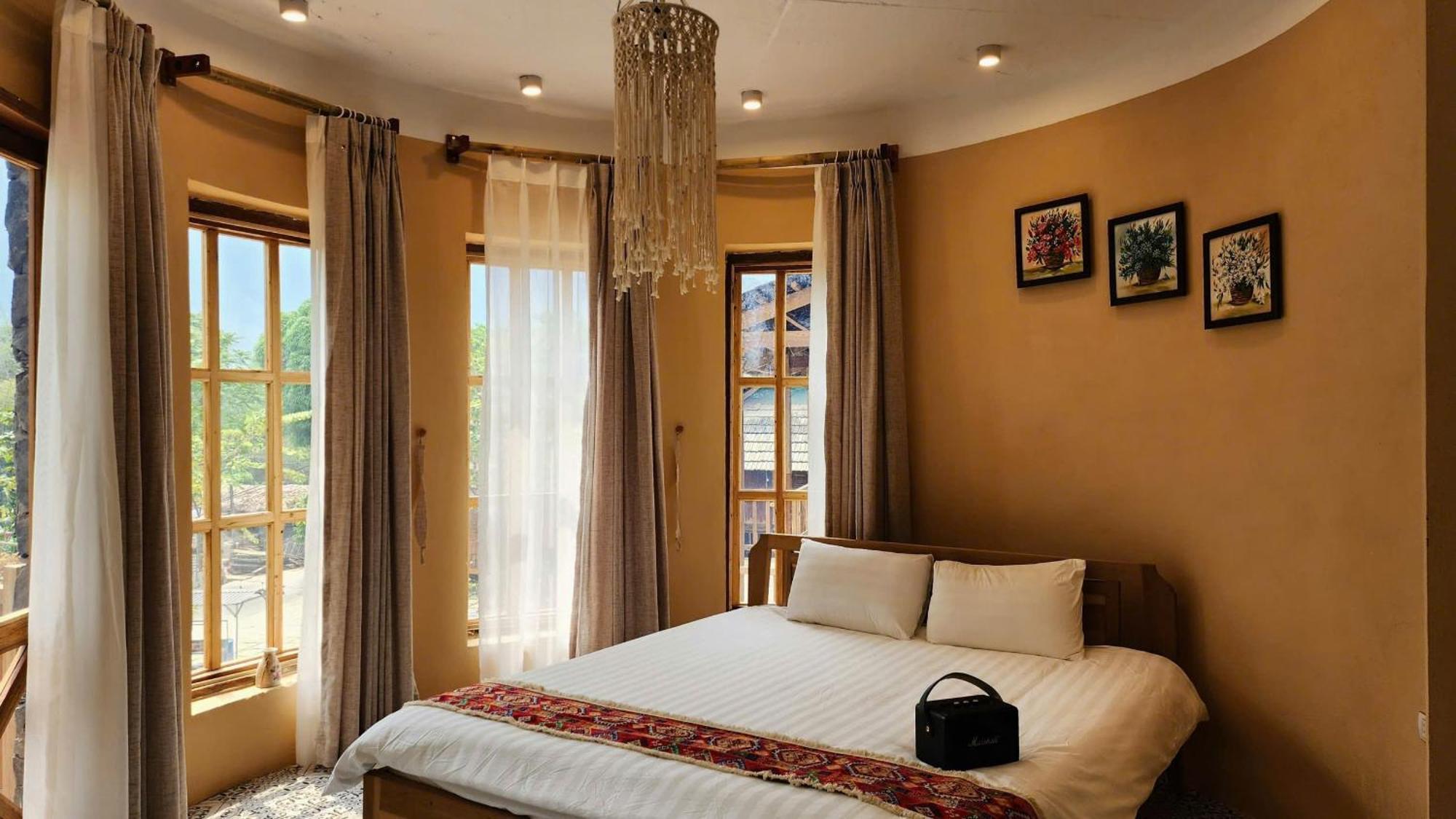 4 Seasons & 4* Mai Chau