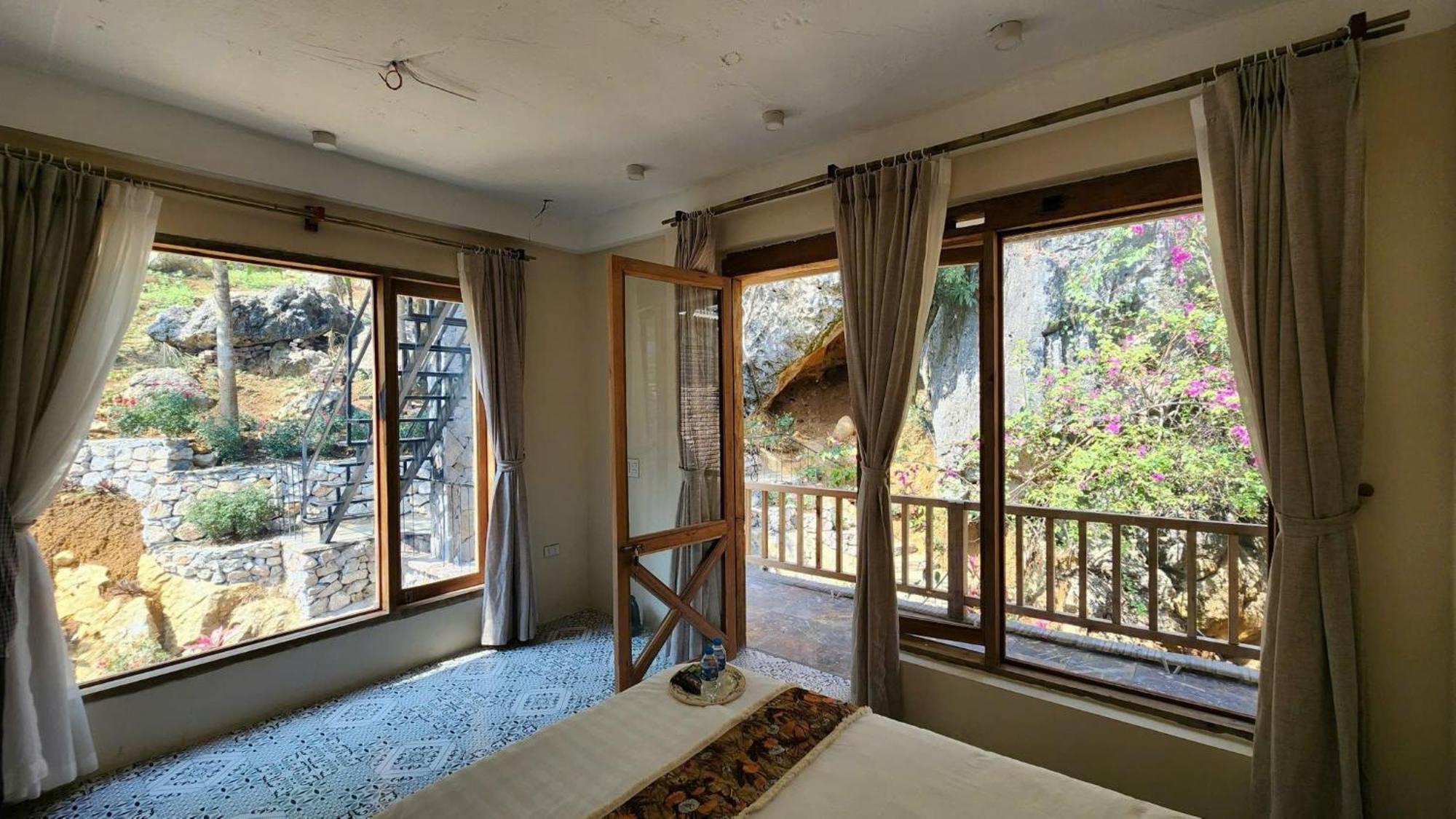 4 Seasons & Hotel Mai Chau