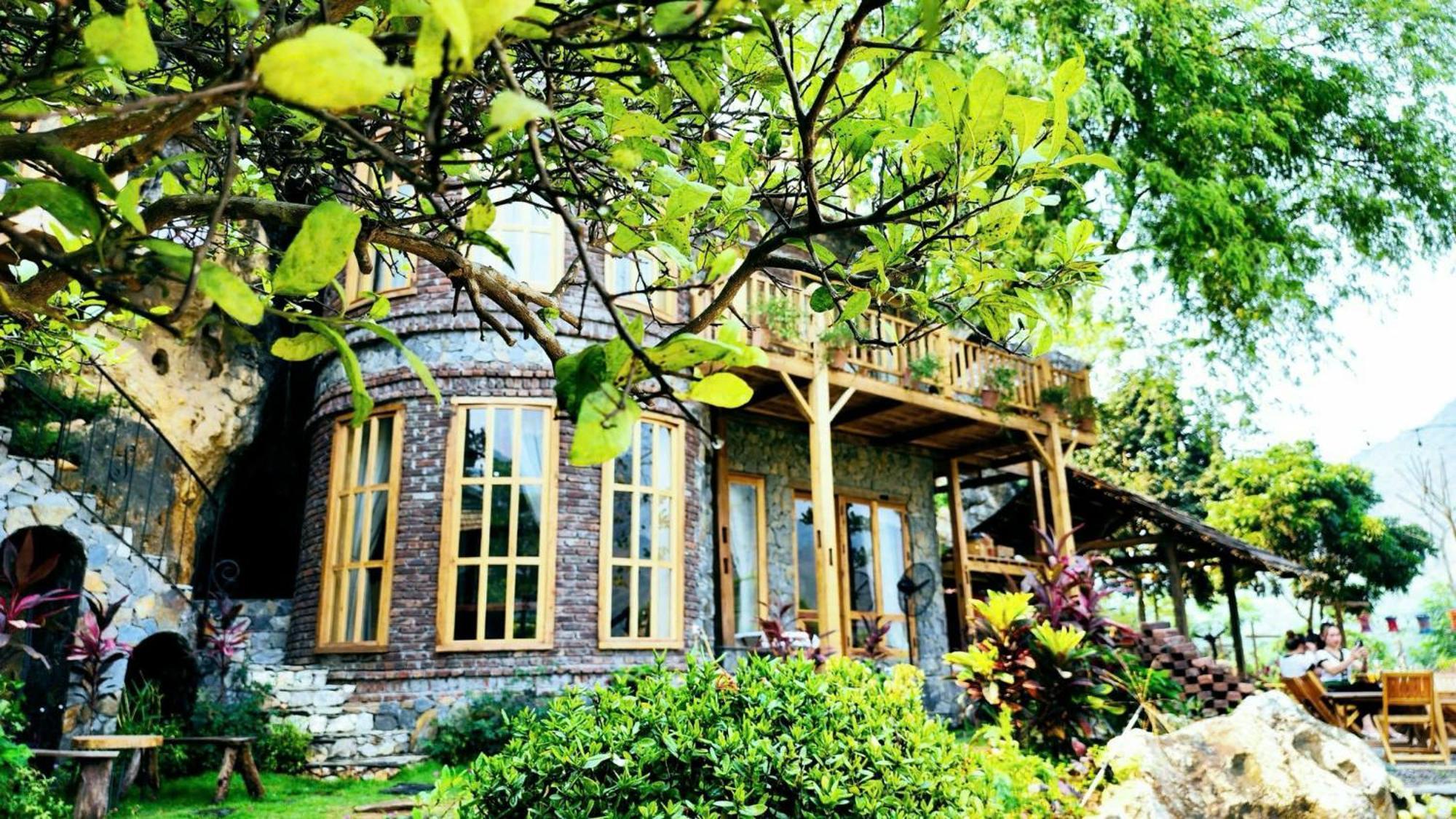 4 Seasons & Hotel Mai Chau