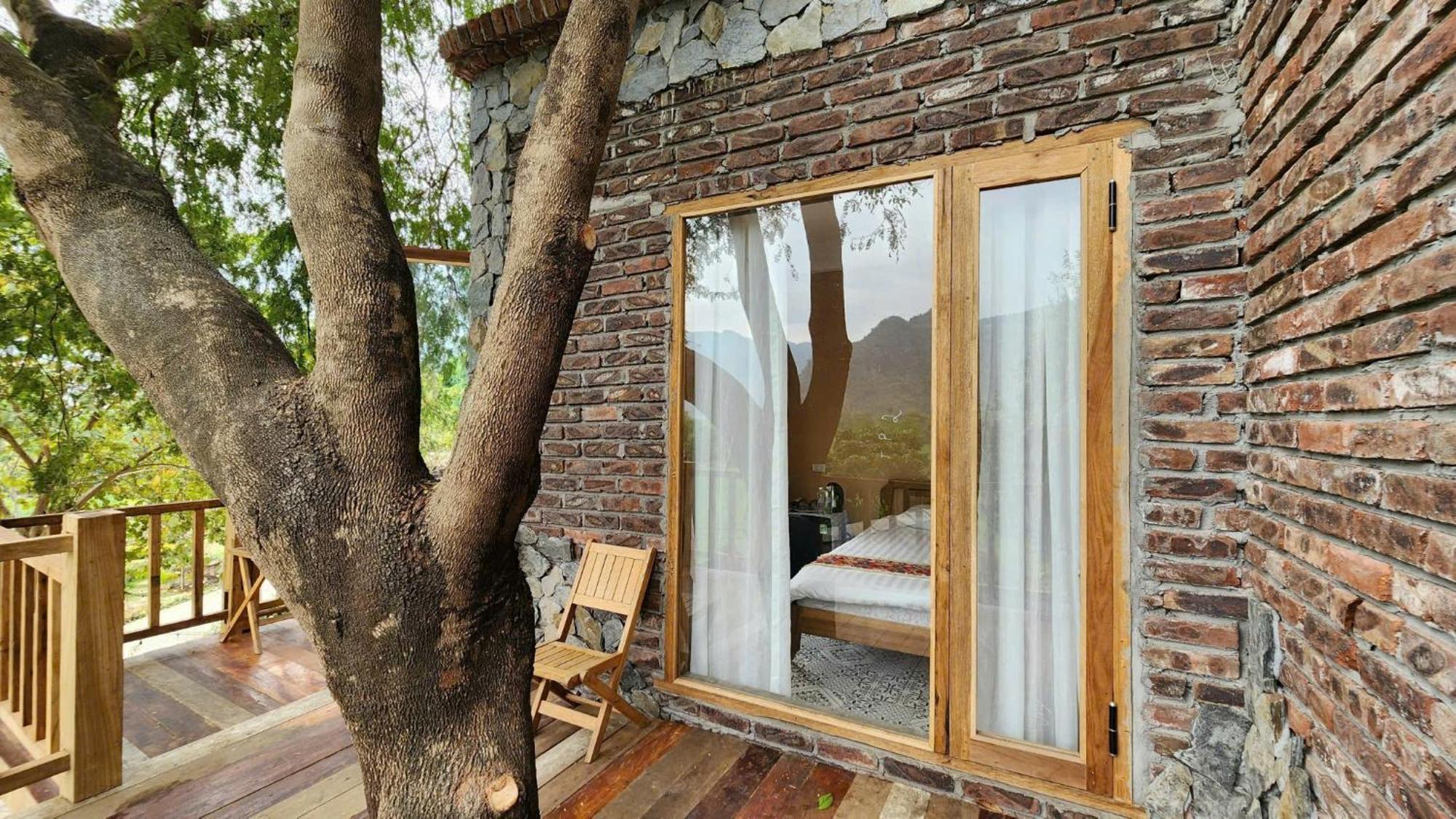 4 Seasons & Mai Chau
